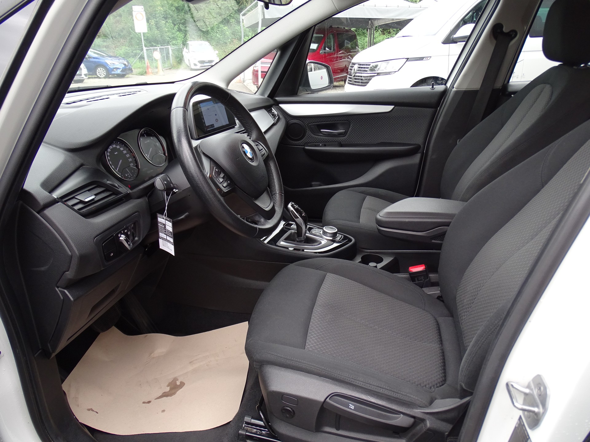 BMW 216d Gran Tourer DKG-image-19