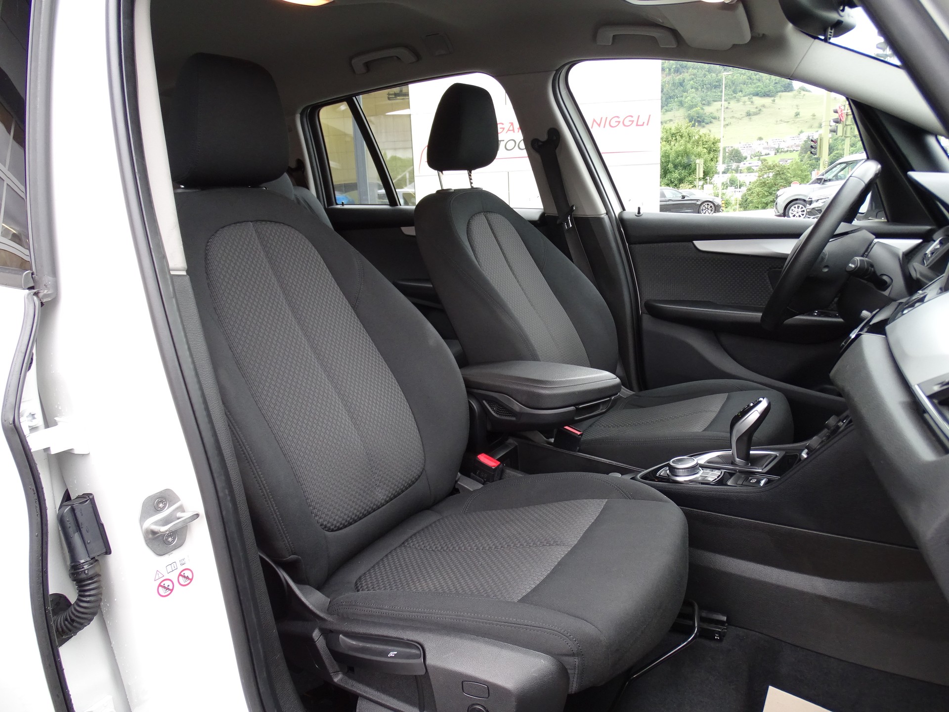 BMW 216d Gran Tourer DKG-image-21