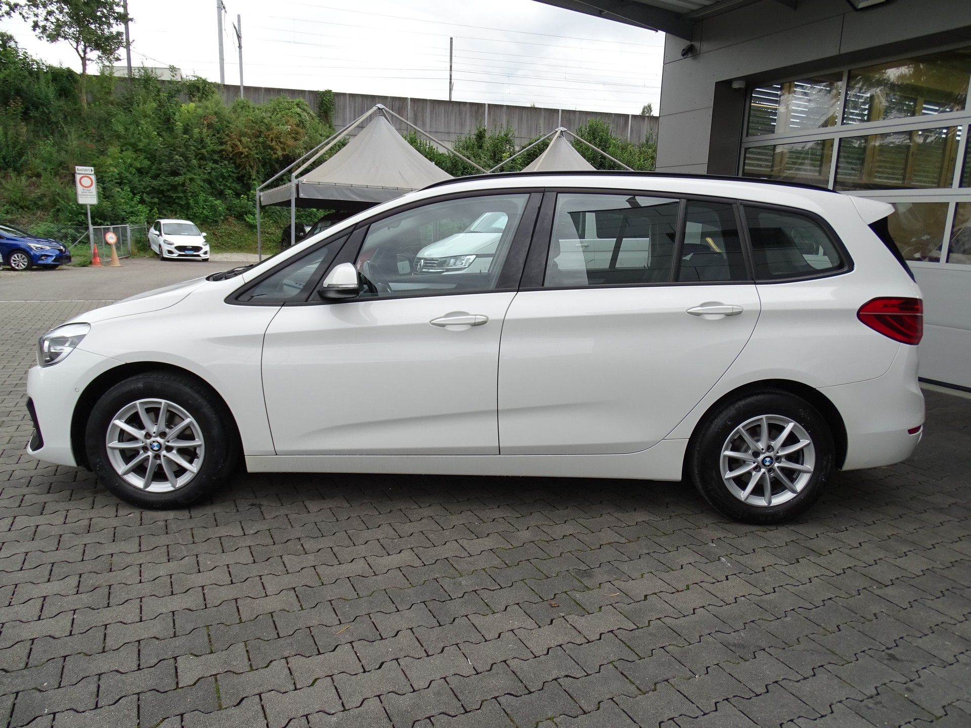 BMW 216d Gran Tourer DKG-image-14
