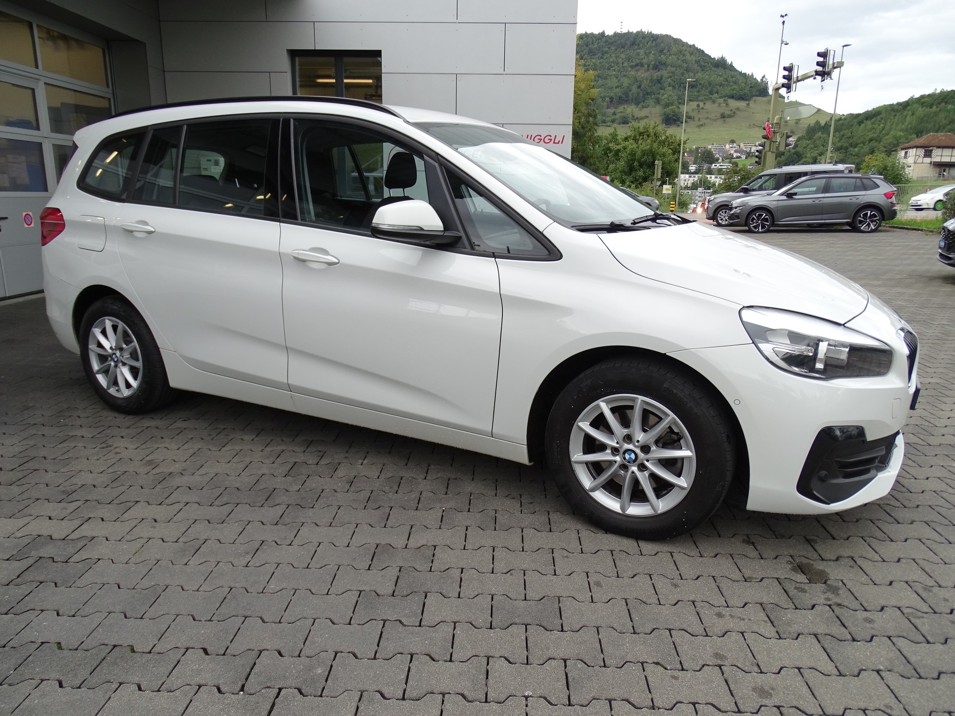BMW 216d Gran Tourer DKG-showroom-element-2