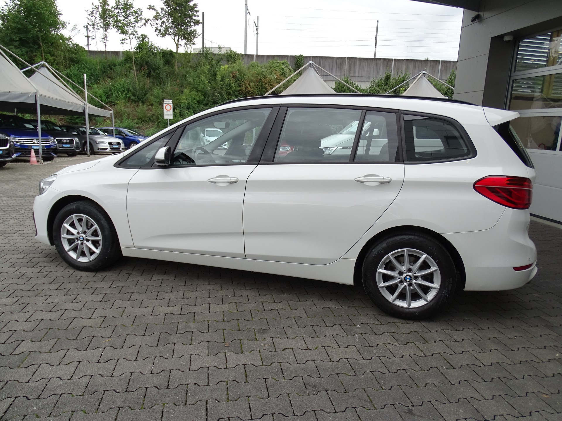 BMW 216d Gran Tourer DKG-image-13