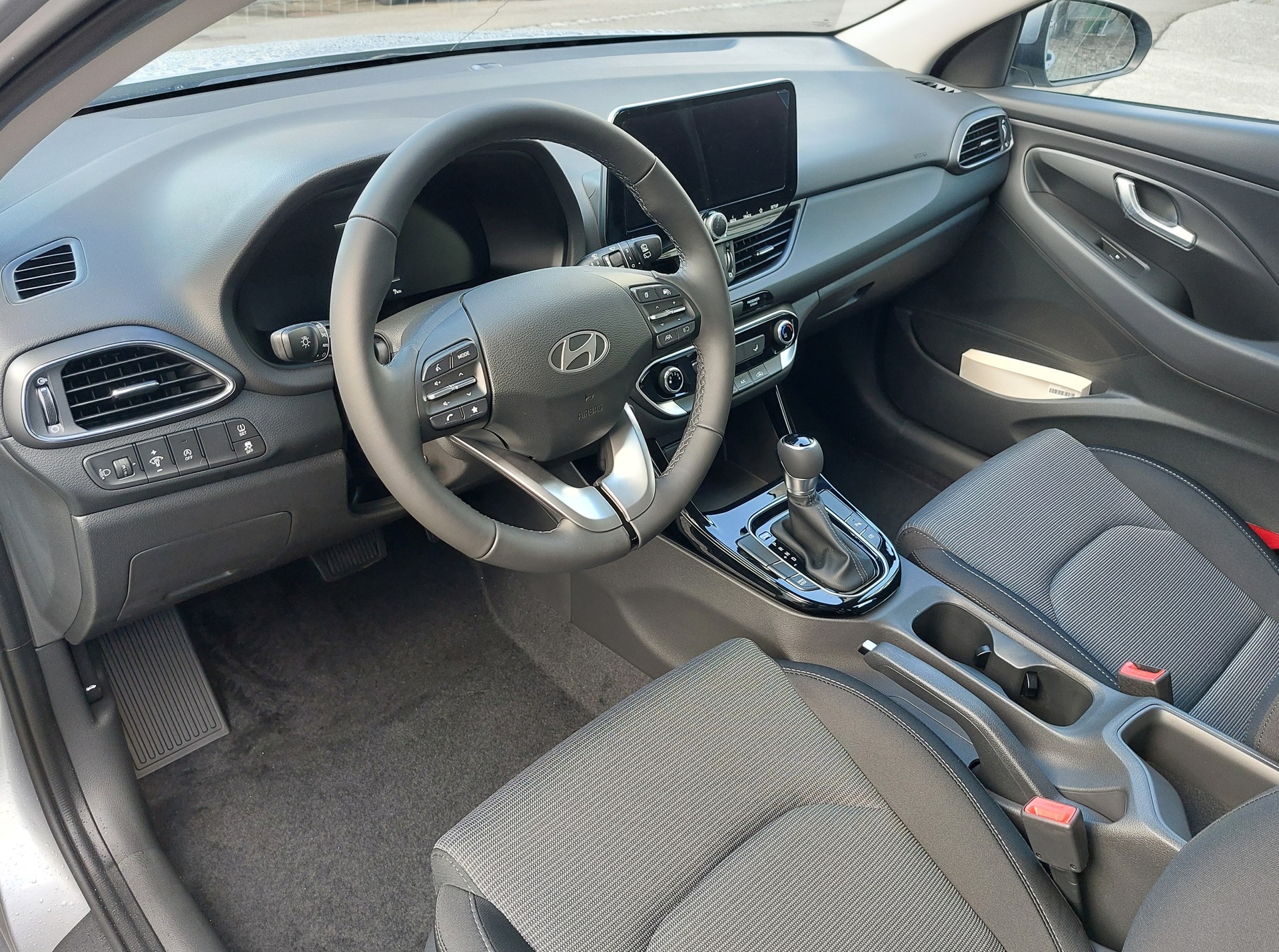 HYUNDAI i30 1.5 T-GDi Origo 48V MH DCT-image-6
