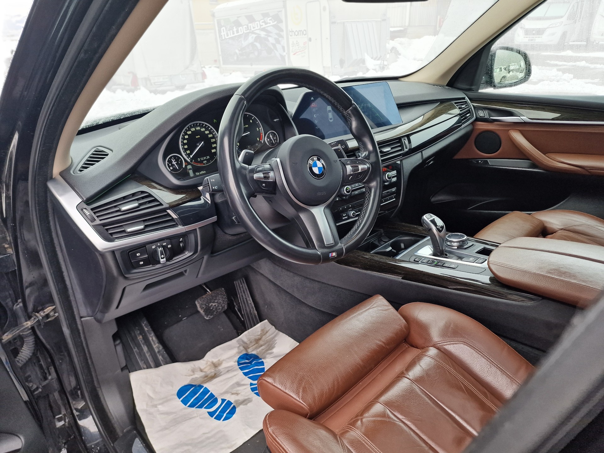 BMW X5 xDrive 30d Steptronic 12Mt Gara Anhängkupp MFK Neu 8x Alu-image-9