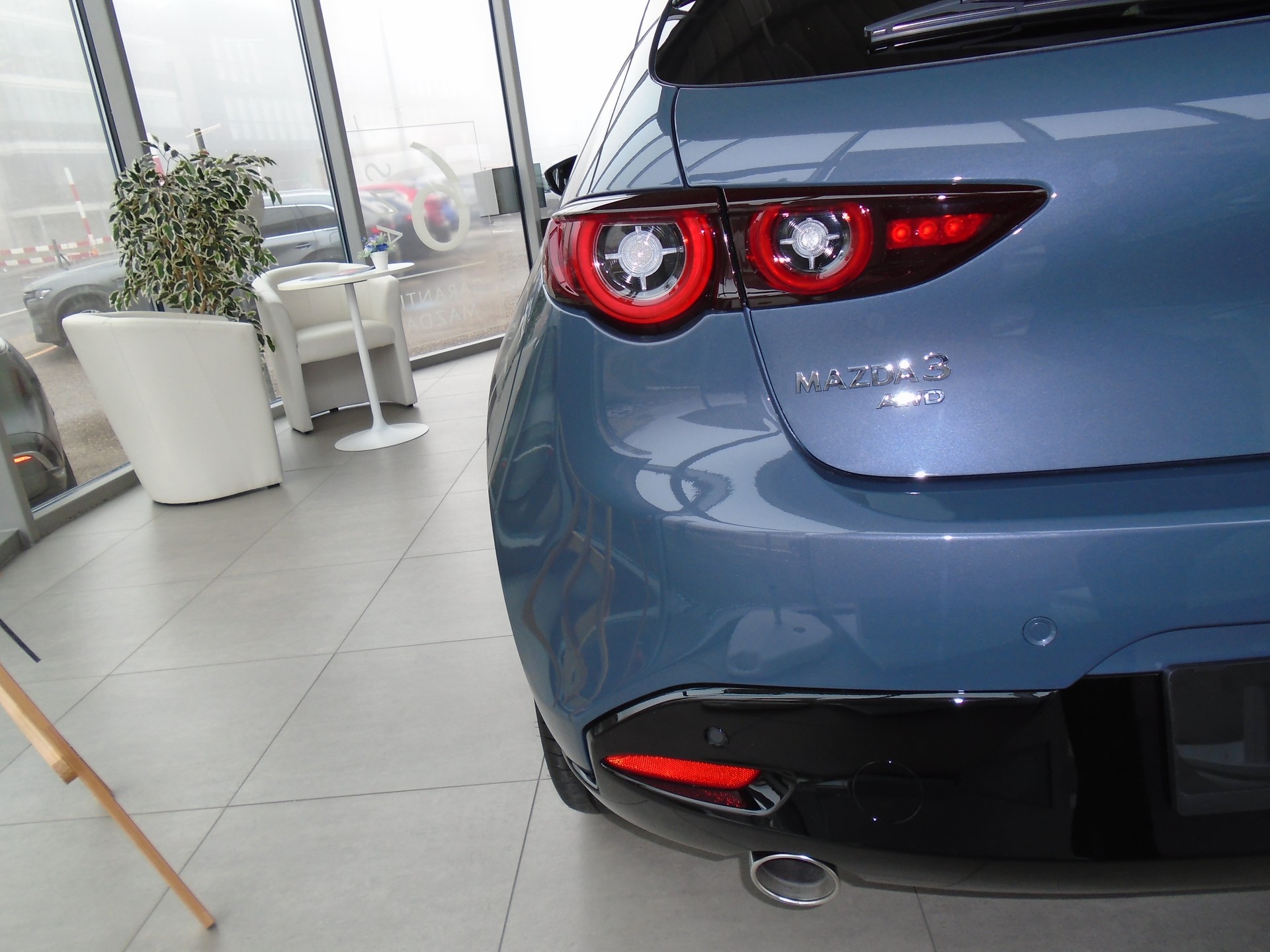 MAZDA 3 Hatchback SKYACTIV-X M Hybrid 186 AWD Takumi Automat-image-3
