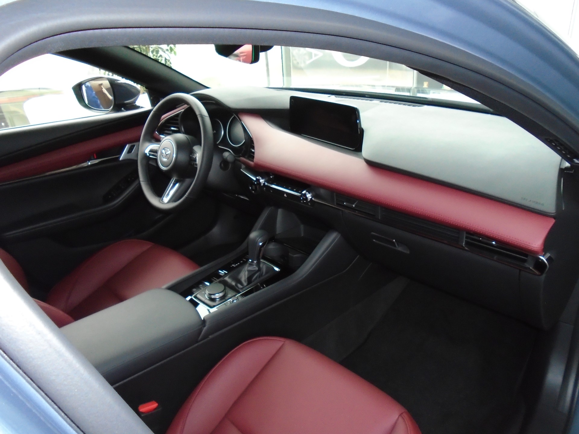 MAZDA 3 Hatchback SKYACTIV-X M Hybrid 186 AWD Takumi Automat-image-4