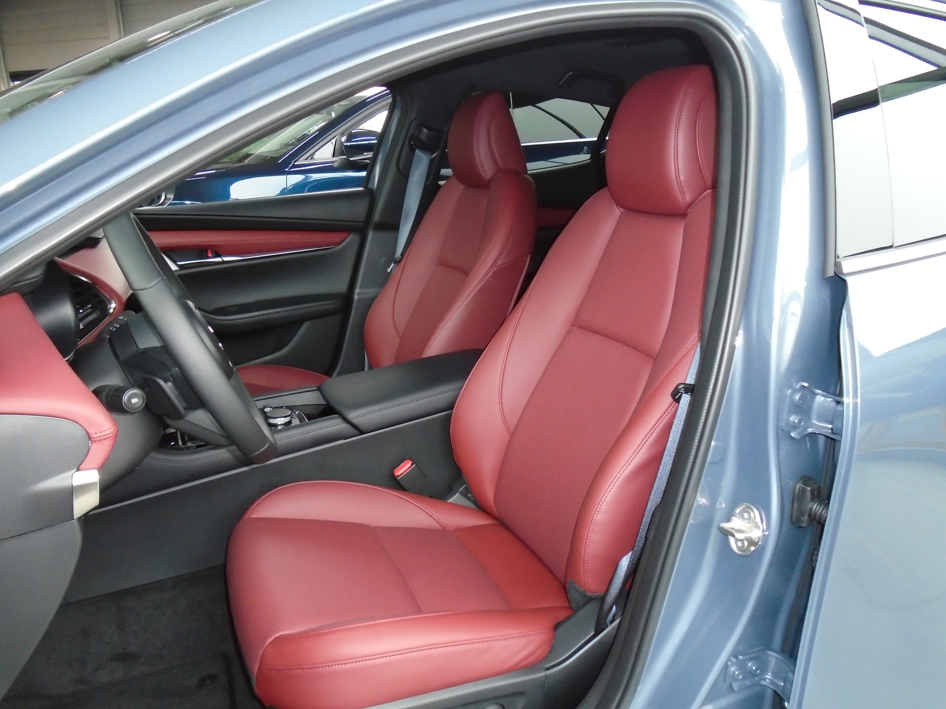 MAZDA 3 Hatchback SKYACTIV-X M Hybrid 186 AWD Takumi Automat-image-6