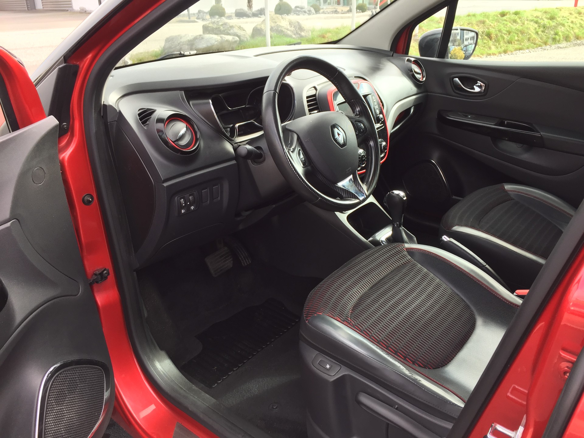 RENAULT Captur 1.2 T 16V Dynamique EDC-image-10