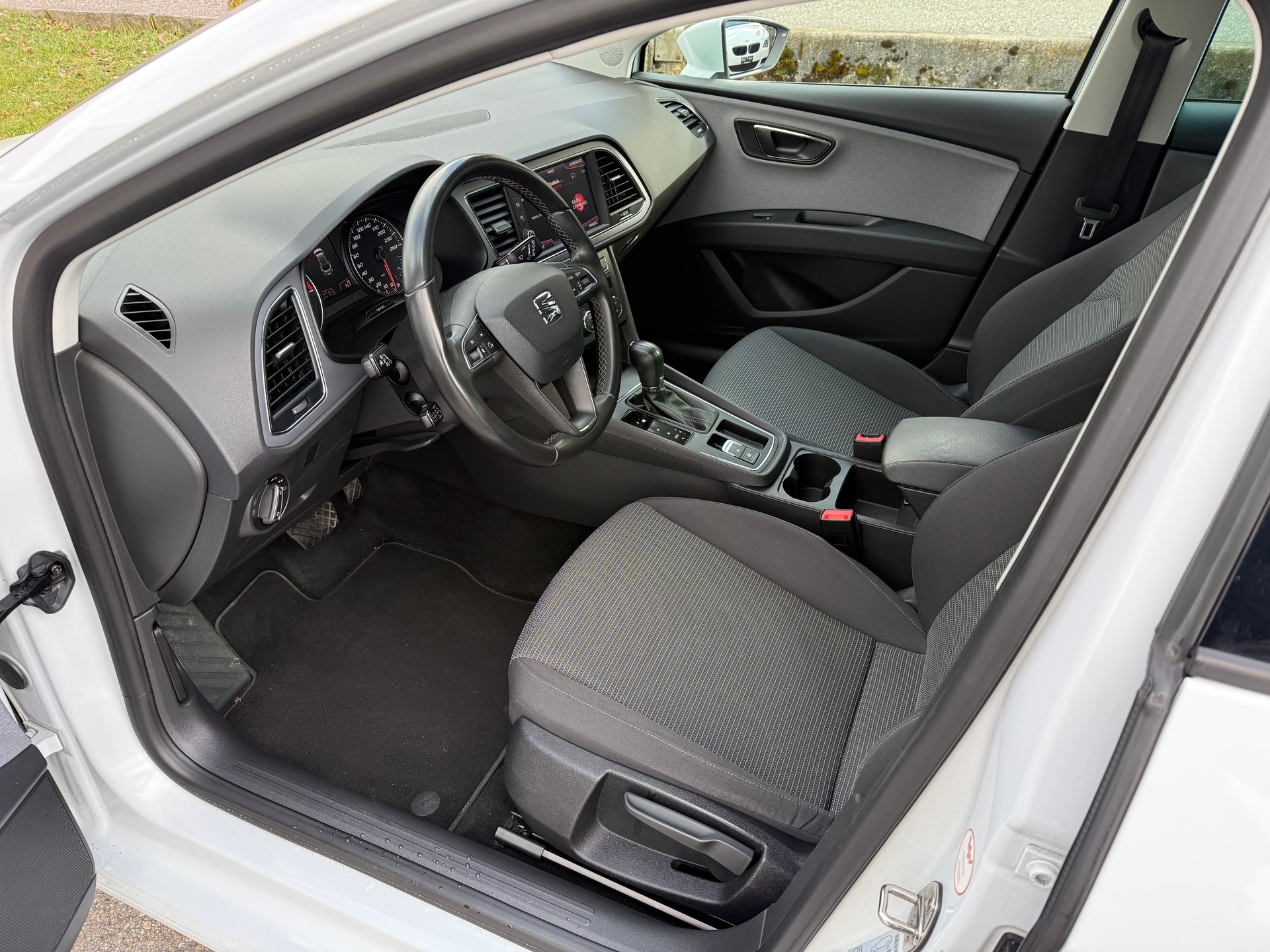 SEAT Leon ST 2.0 TDI CR Style DSG-image-12