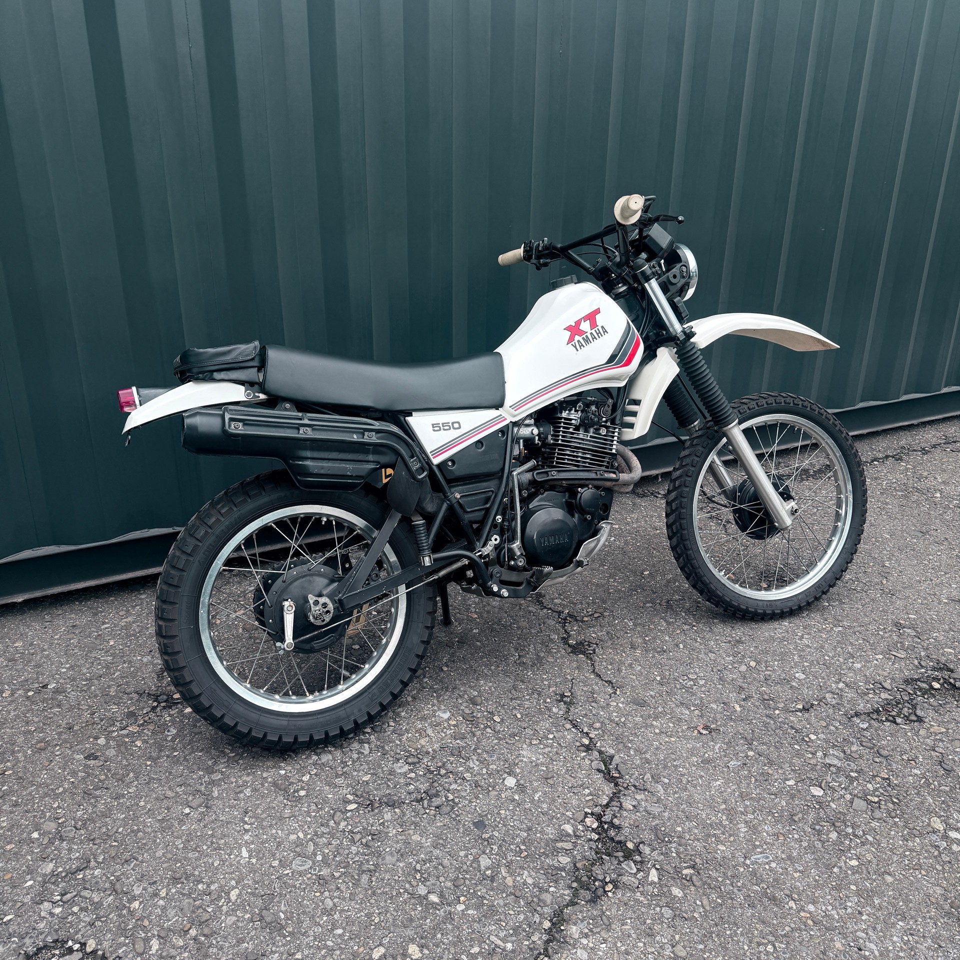YAMAHA XT 550-image-2