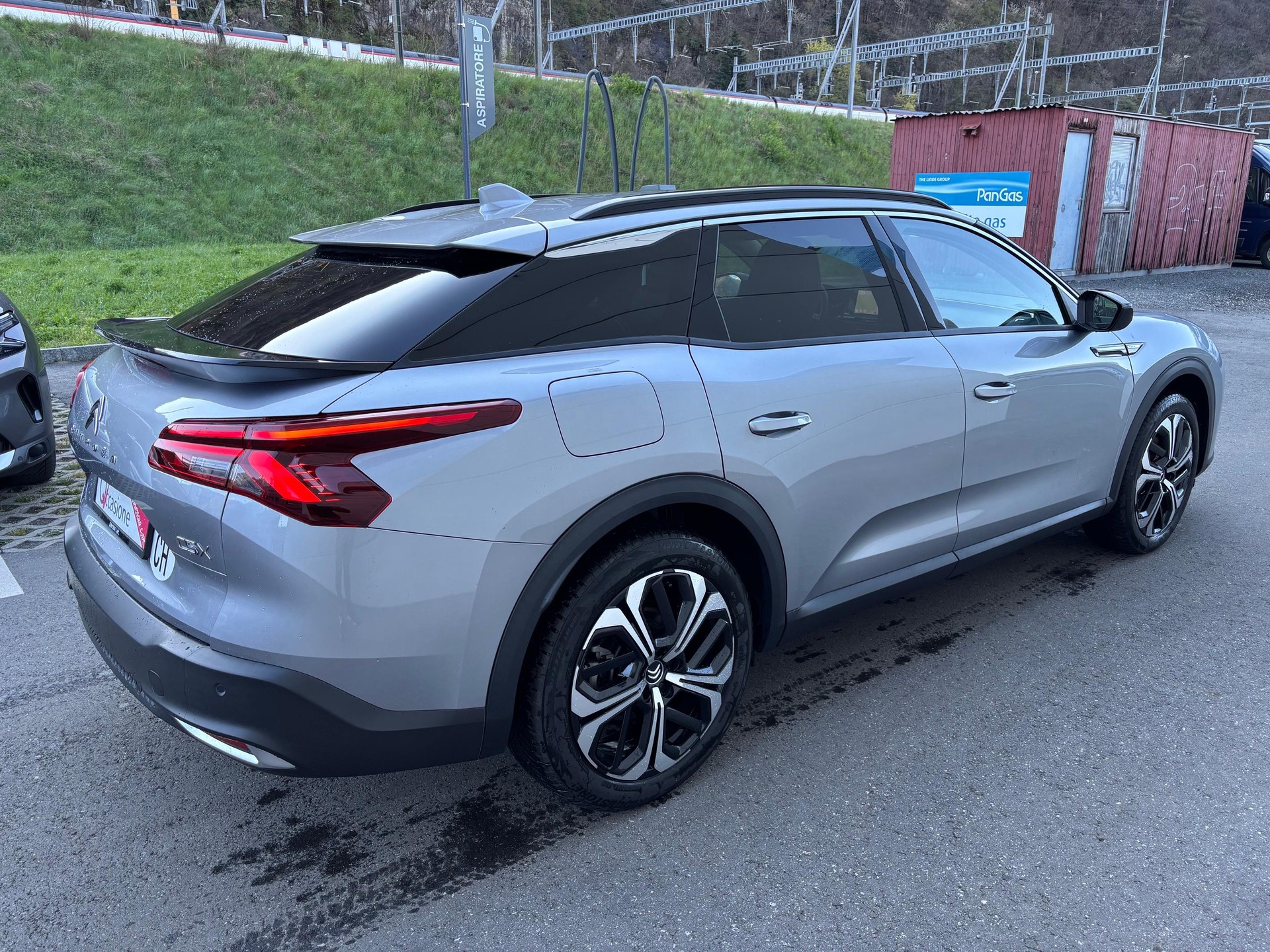 CITROEN C5 X 1.6 Plug-in Hybrid Shine-image-6