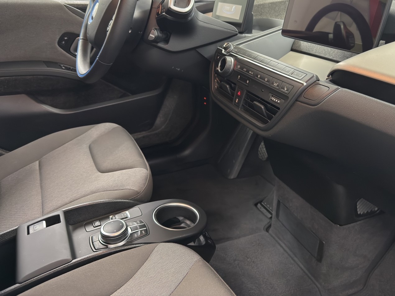 BMW i3 (120Ah)-image-19