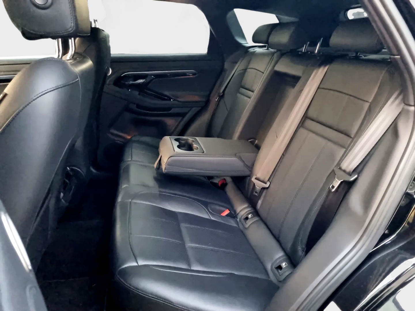 LAND ROVER Range Rover Evoque R-Dynamic P 250 SE AT9-image-11