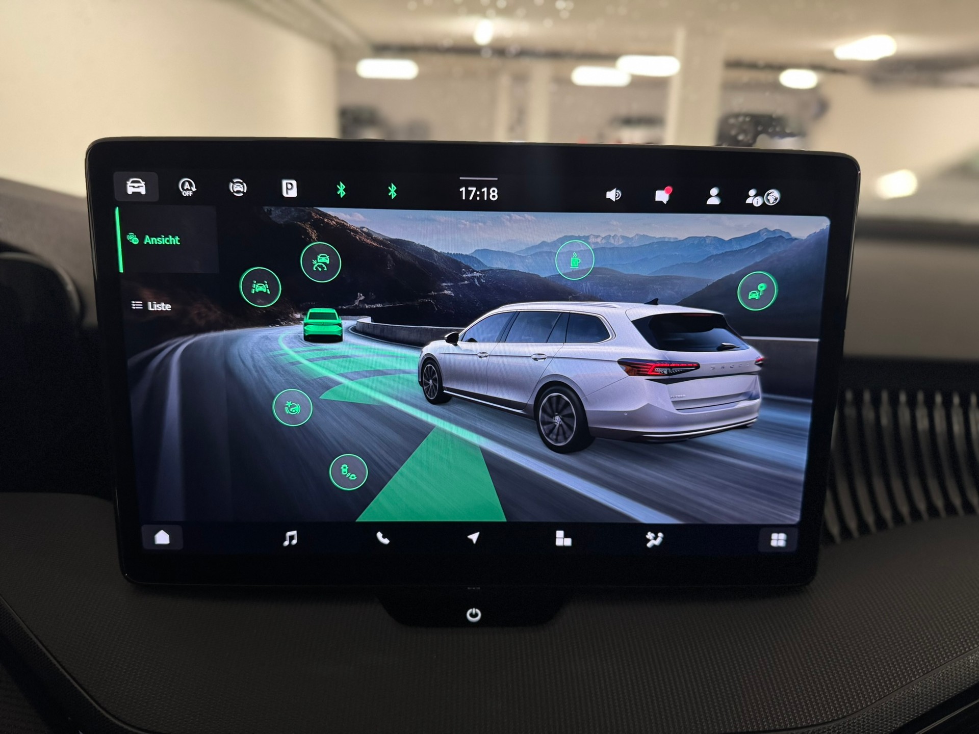 SKODA Superb Combi 1.5 eTSI Selection DSG *Werksgarantie*-image-15