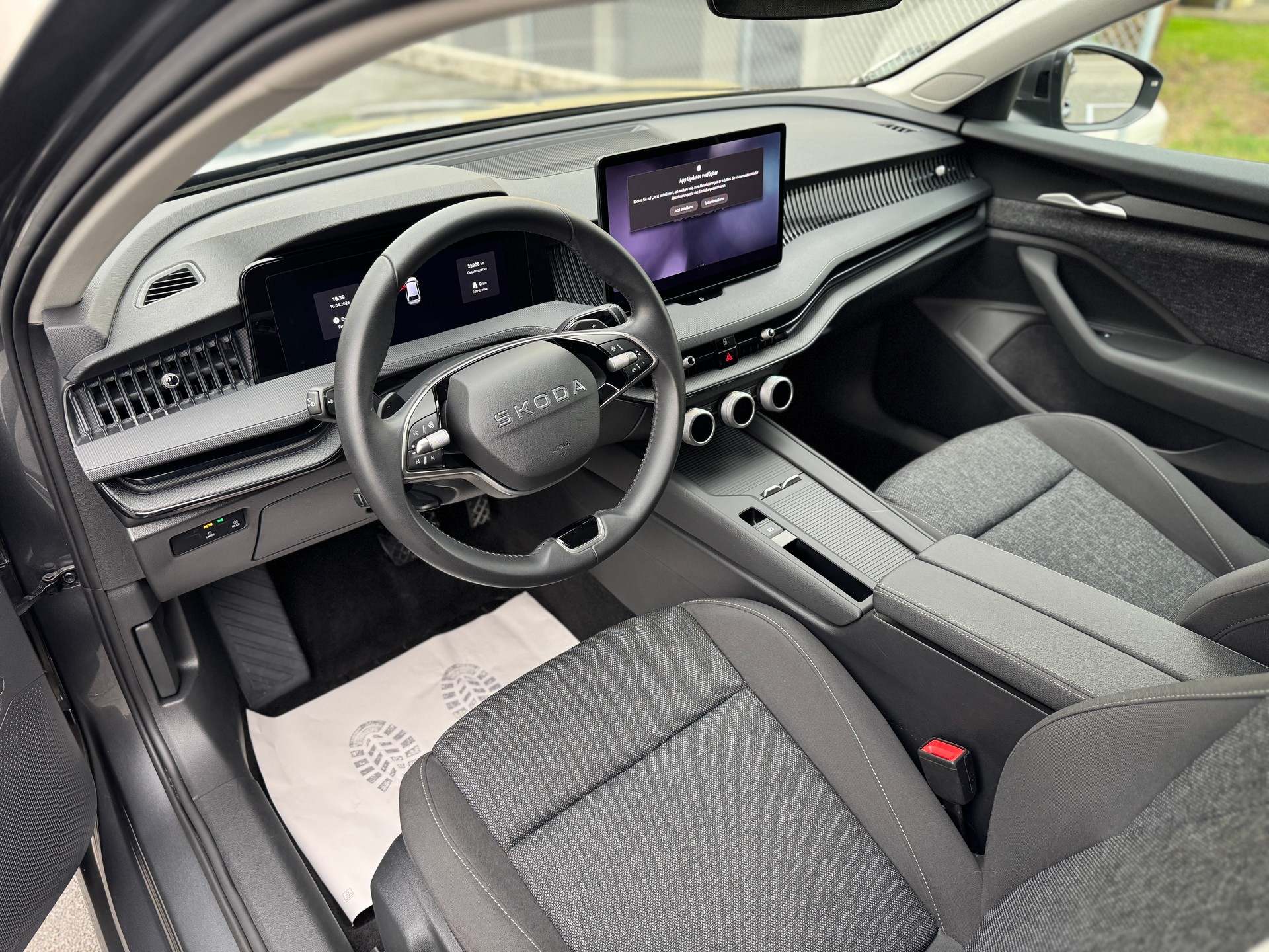 SKODA Superb Combi 1.5 eTSI Selection DSG *Werksgarantie*-image-9