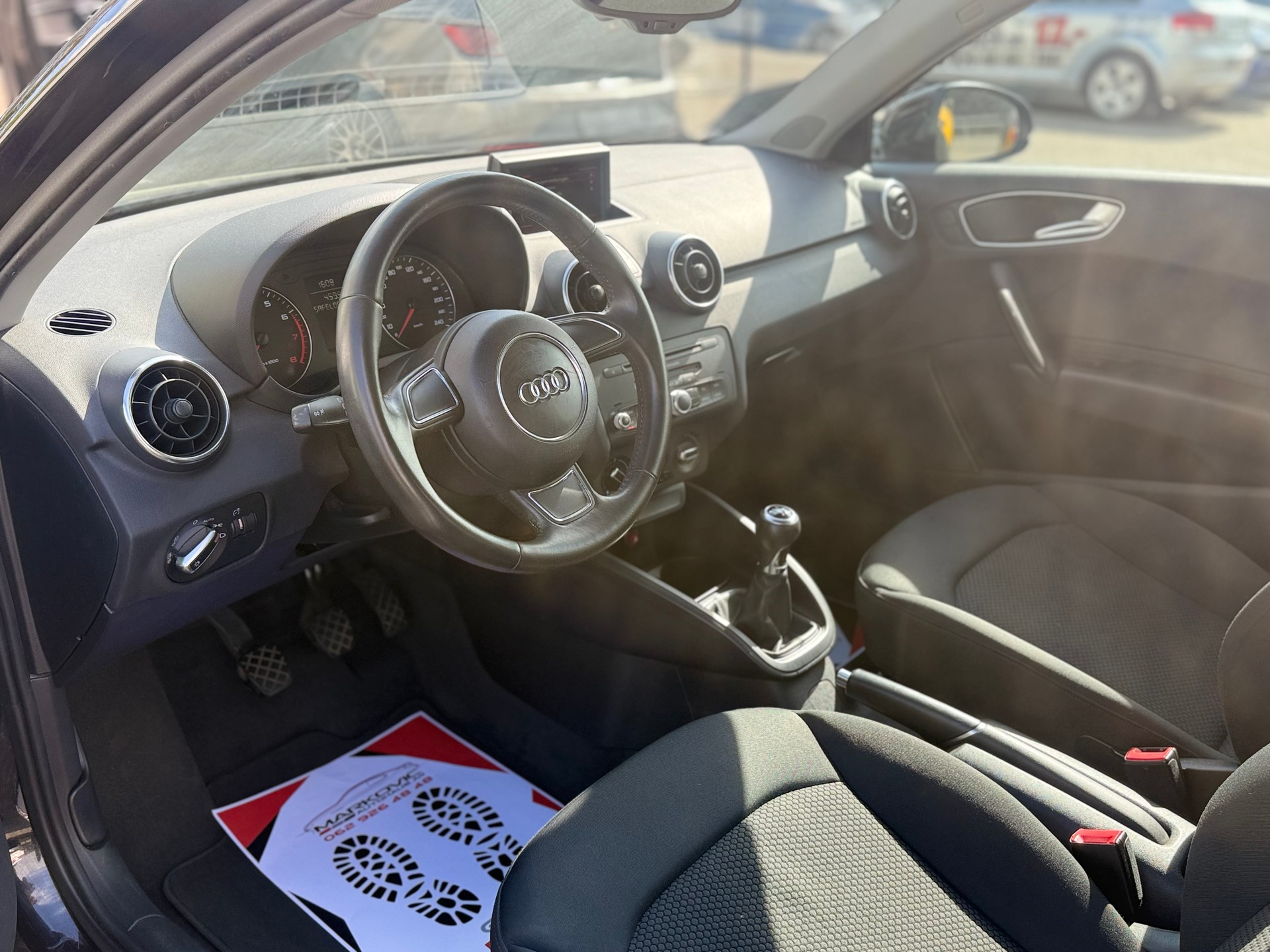 AUDI A1 1.4 TFSI Attraction-image-6