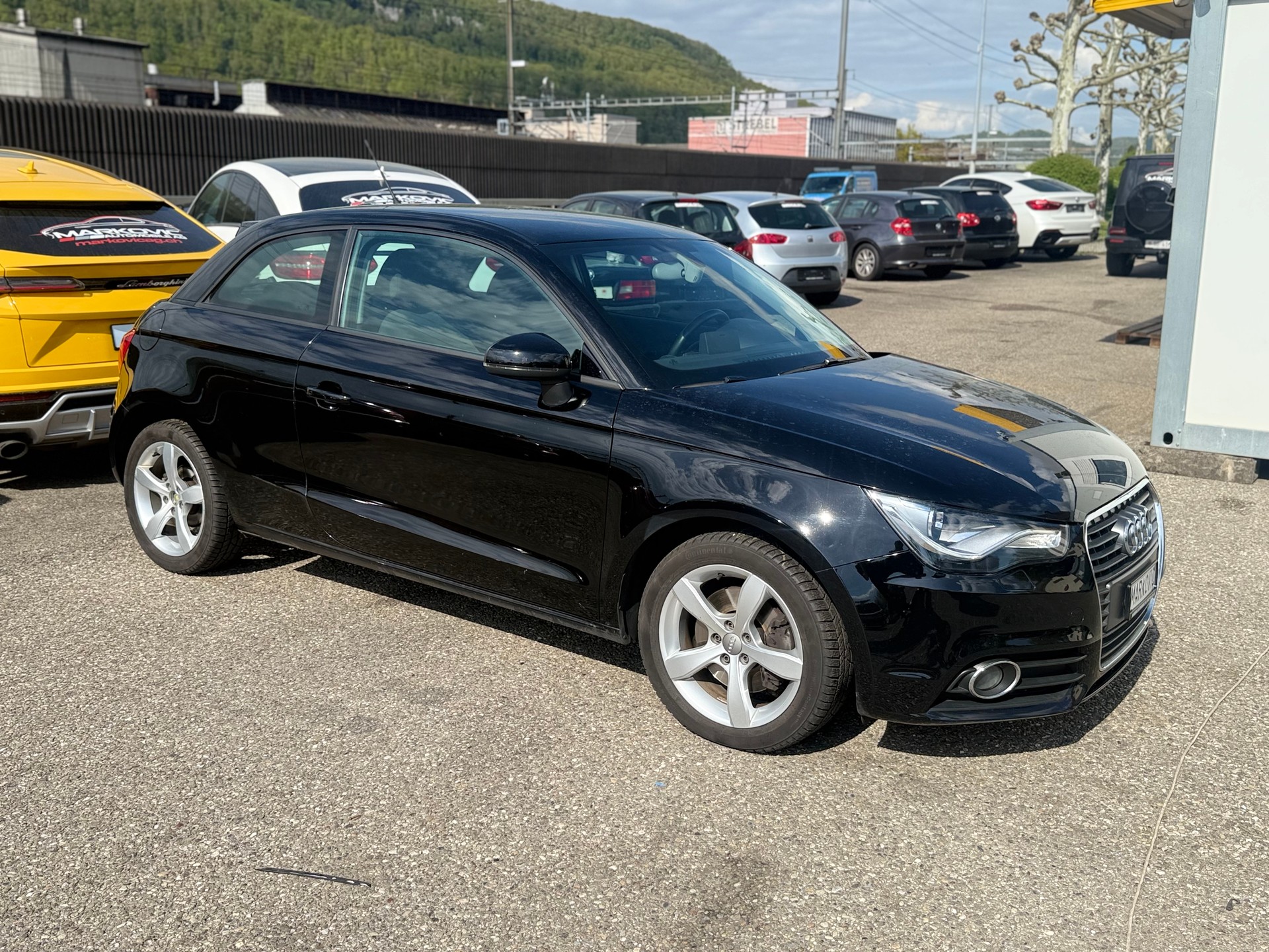 AUDI A1 1.4 TFSI Attraction-image-2