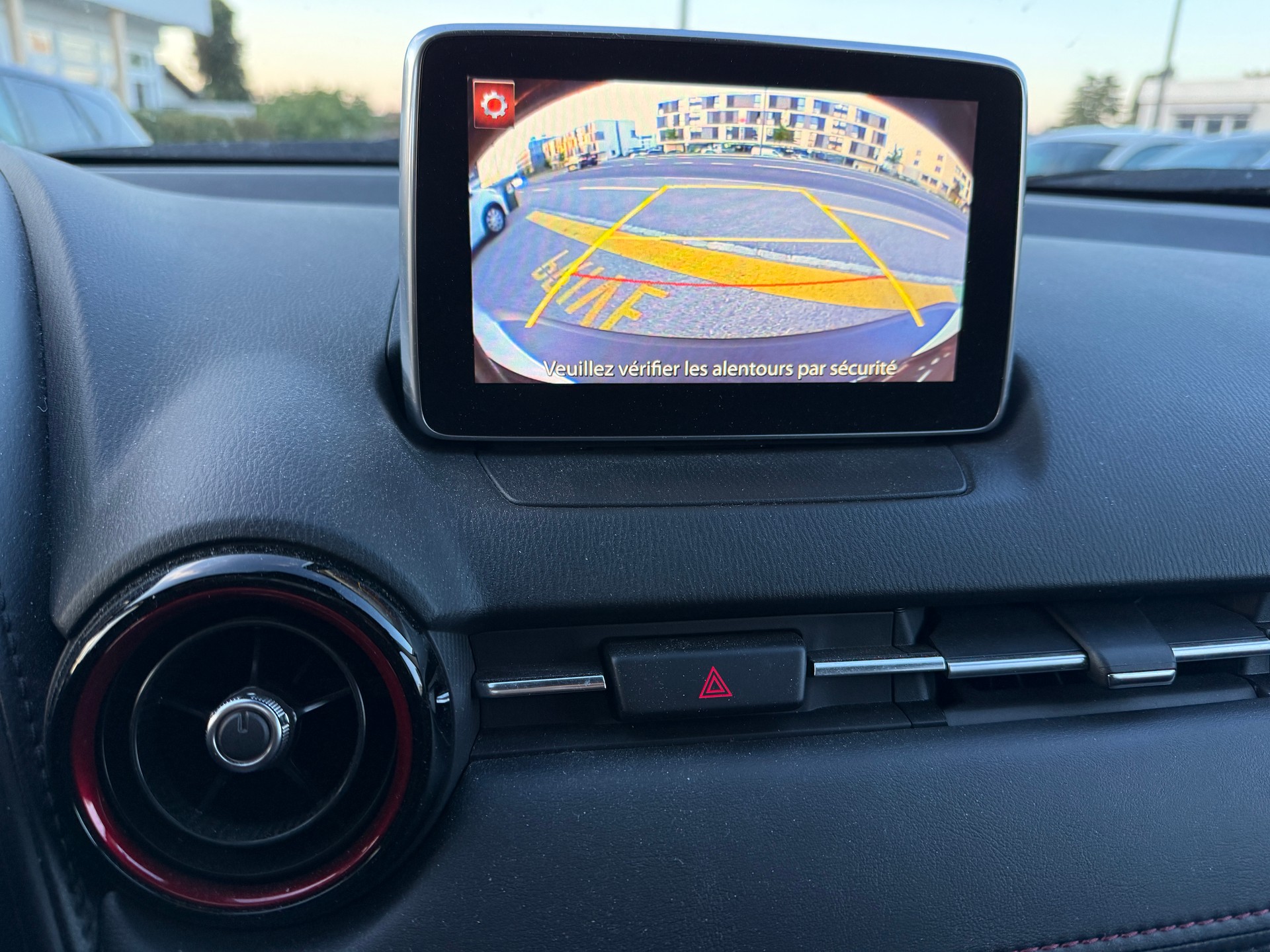 MAZDA CX-3 2.0 Revolution FWD-image-17