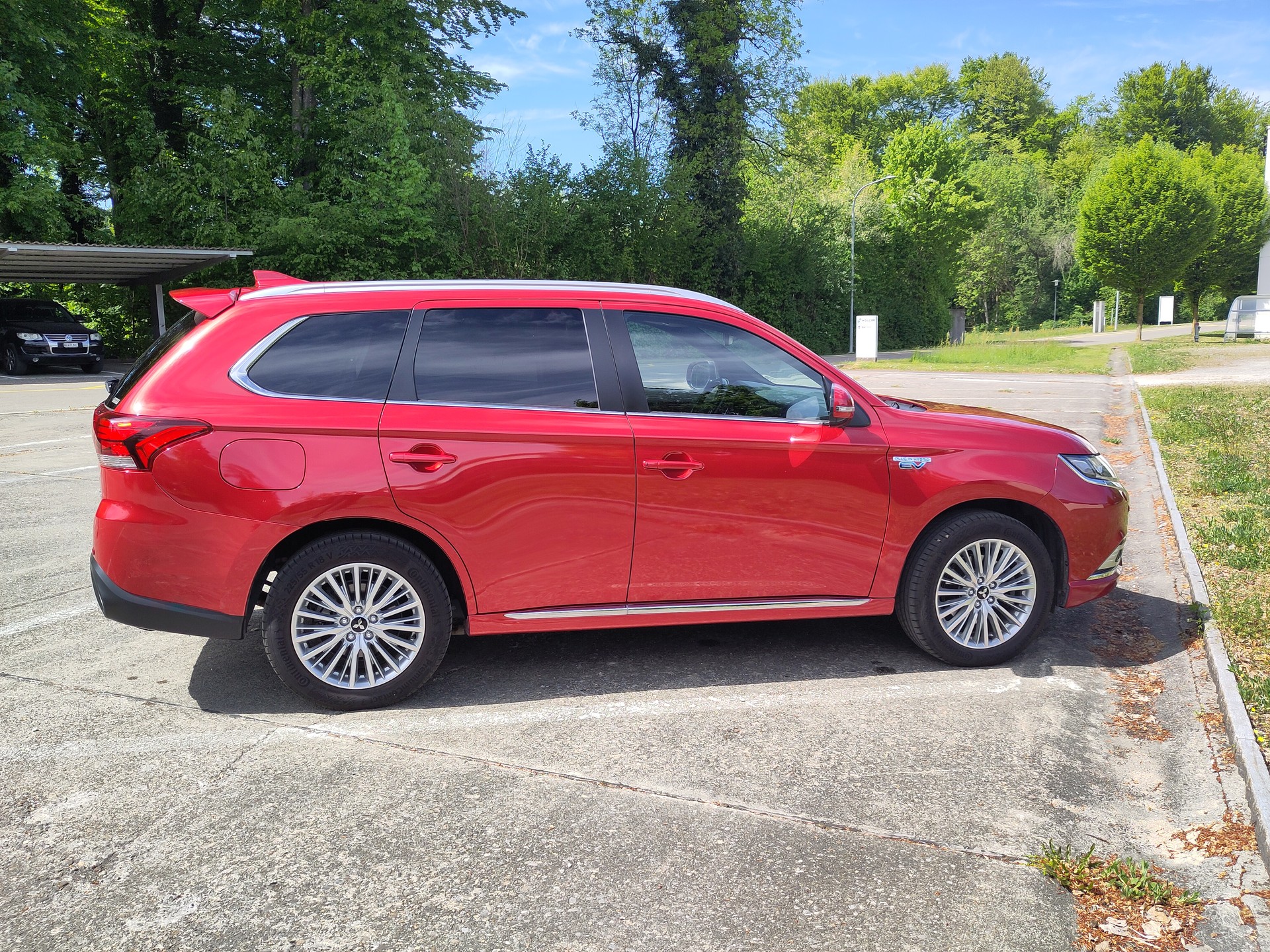 MITSUBISHI Outlander 2.4 PHEV Diamond 4WD Automatic-image-3