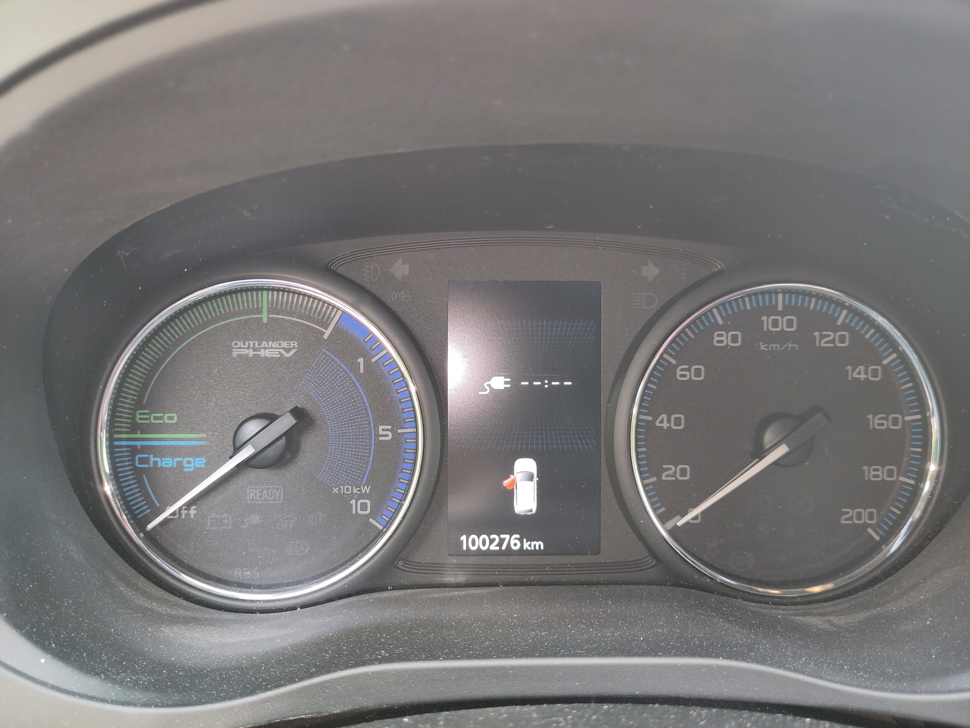 MITSUBISHI Outlander 2.4 PHEV Diamond 4WD Automatic-image-7