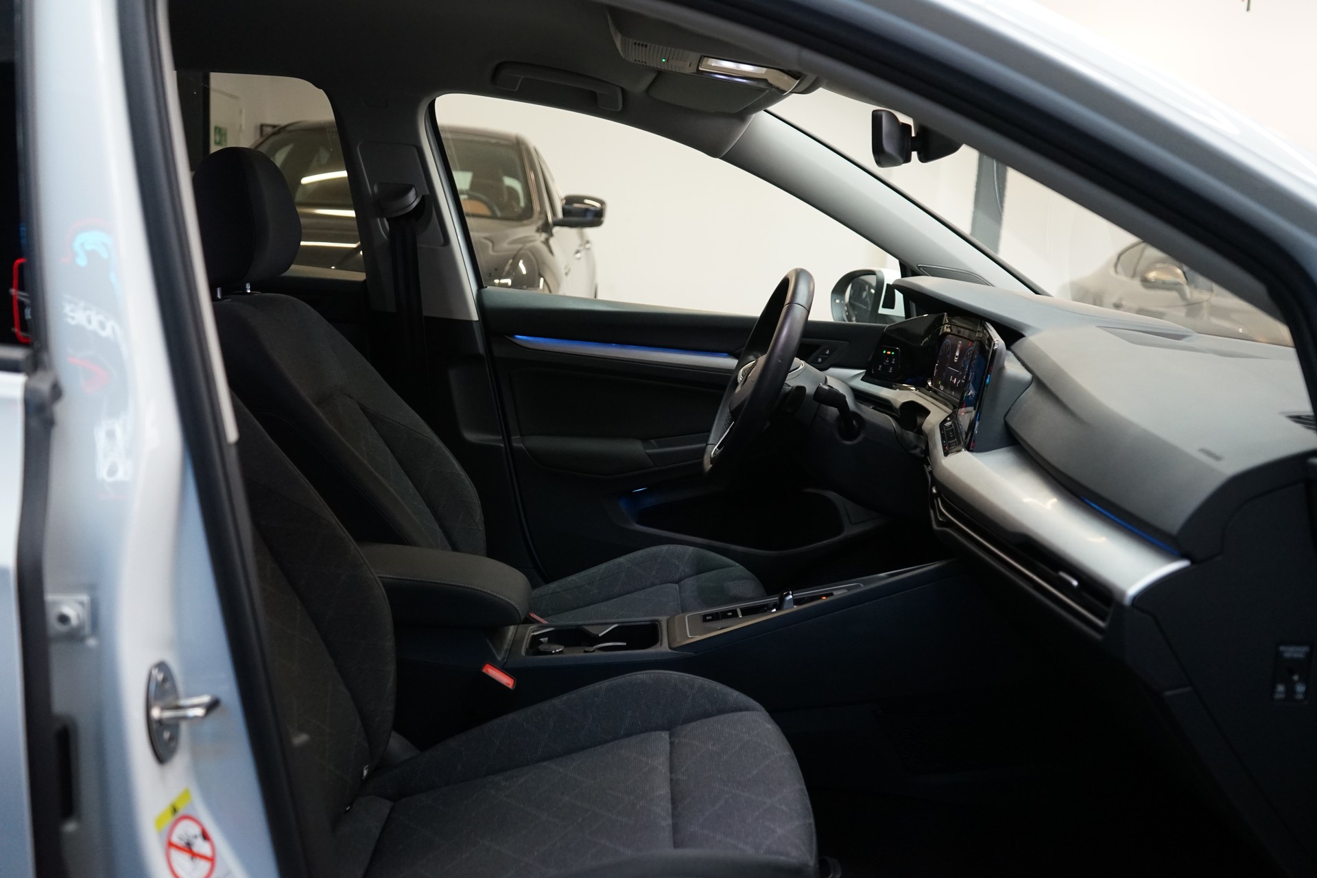 VW Golf 1.5 e TSI ACT Life DSG-image-4