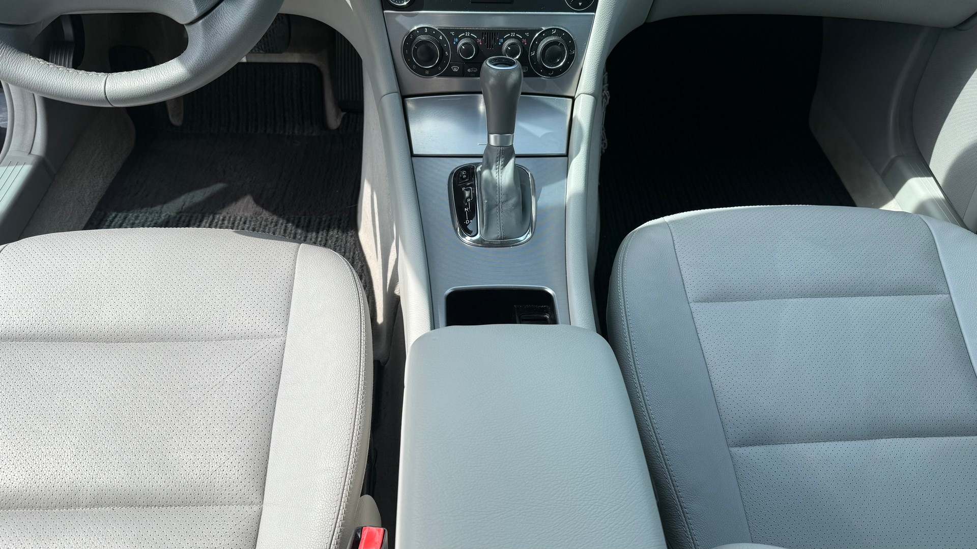 MERCEDES-BENZ C 280 Avantgarde-image-4