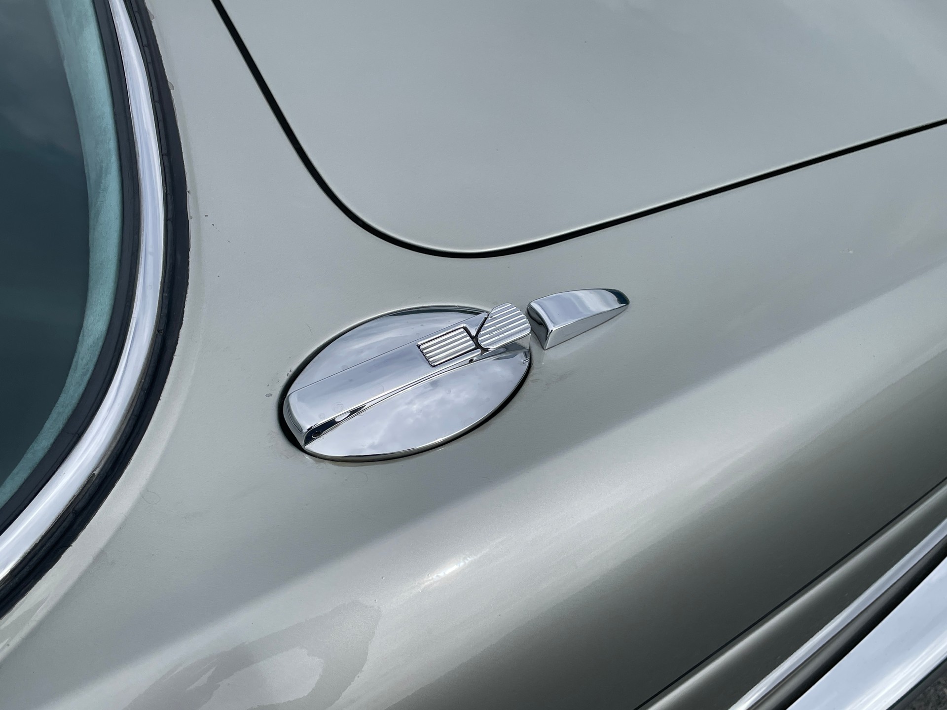 JAGUAR XJ12 L Serie 2 Limousine-image-9