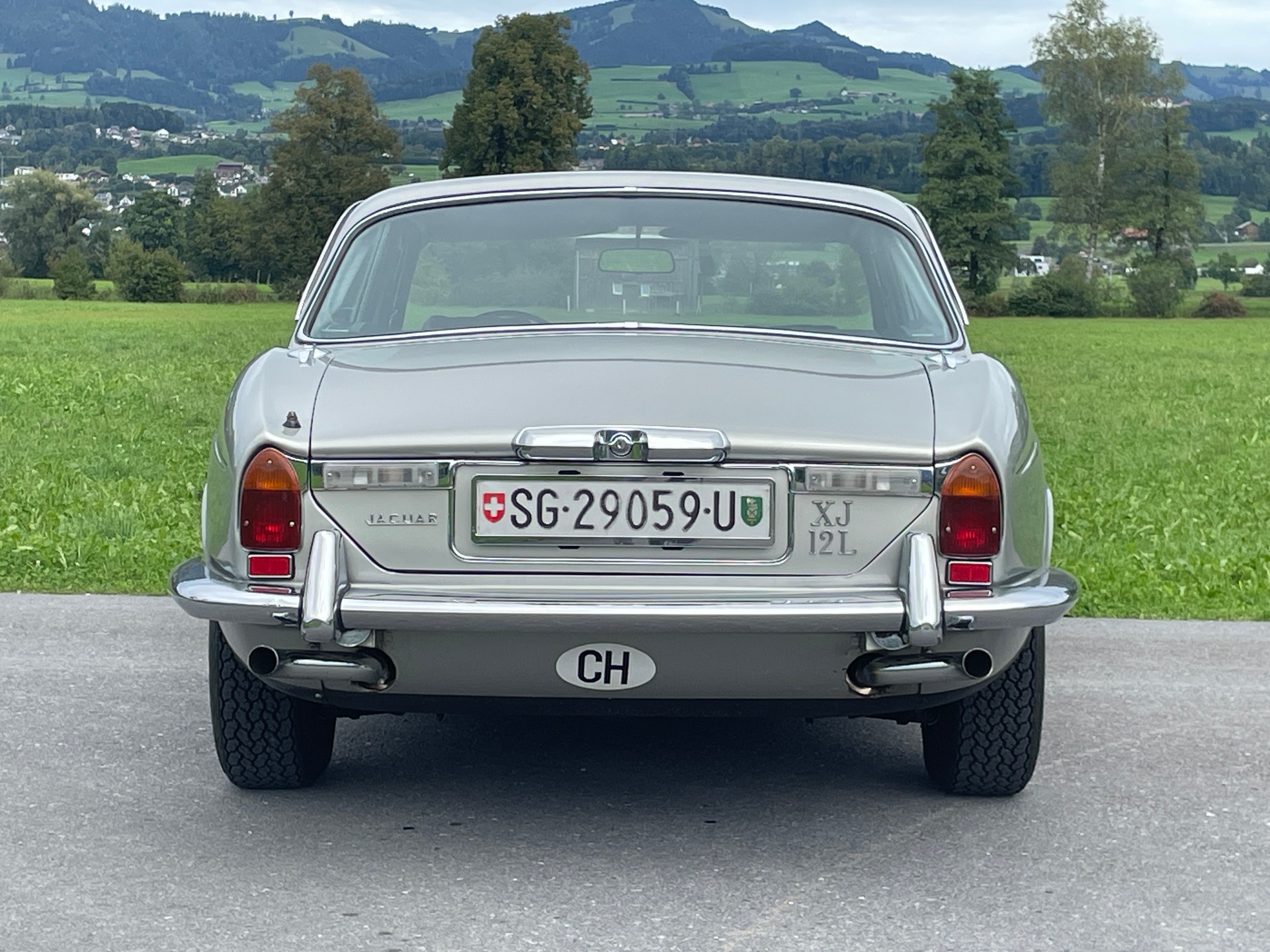 JAGUAR XJ12 L Serie 2 Limousine-image-7