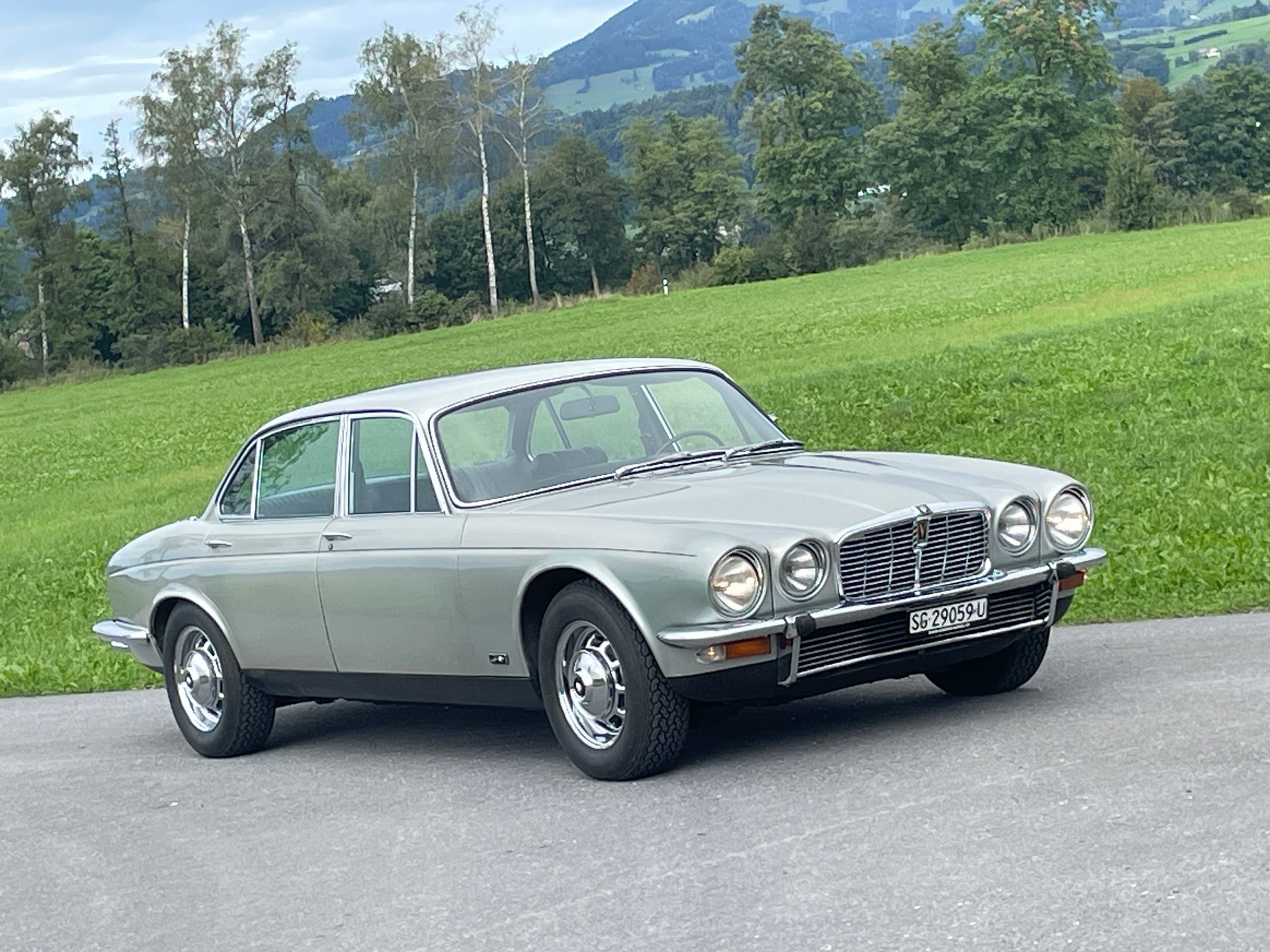 JAGUAR XJ12 L Serie 2 Limousine-image-2
