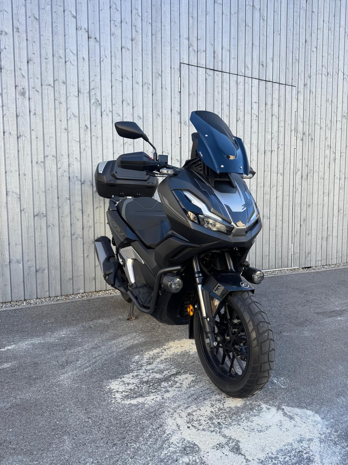 HONDA ADV 350-showroom-element-1