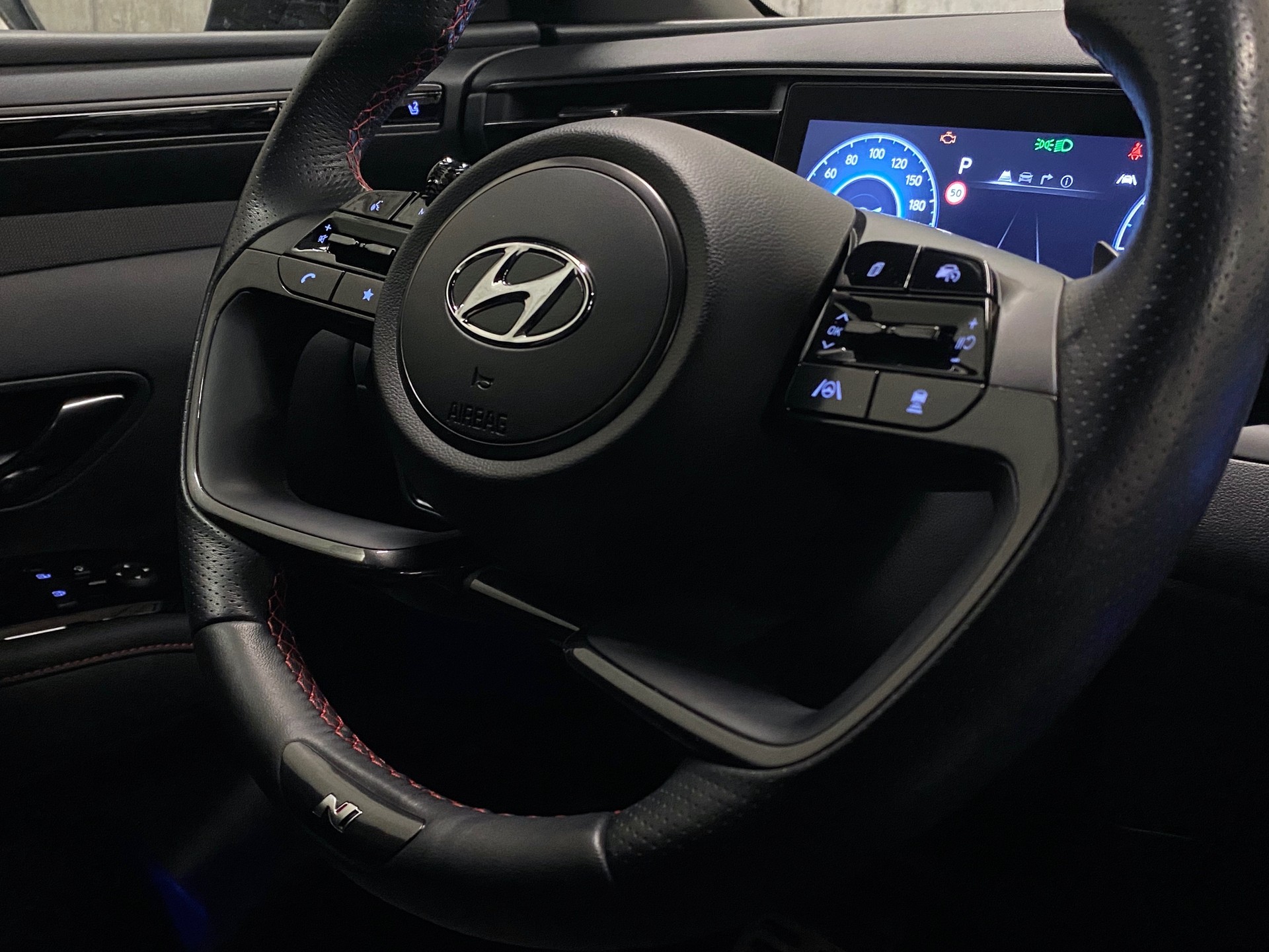 HYUNDAI Tucson 1.6 TGDI*PlugInHybrid*N Line*Swiss*4WD*-image-11