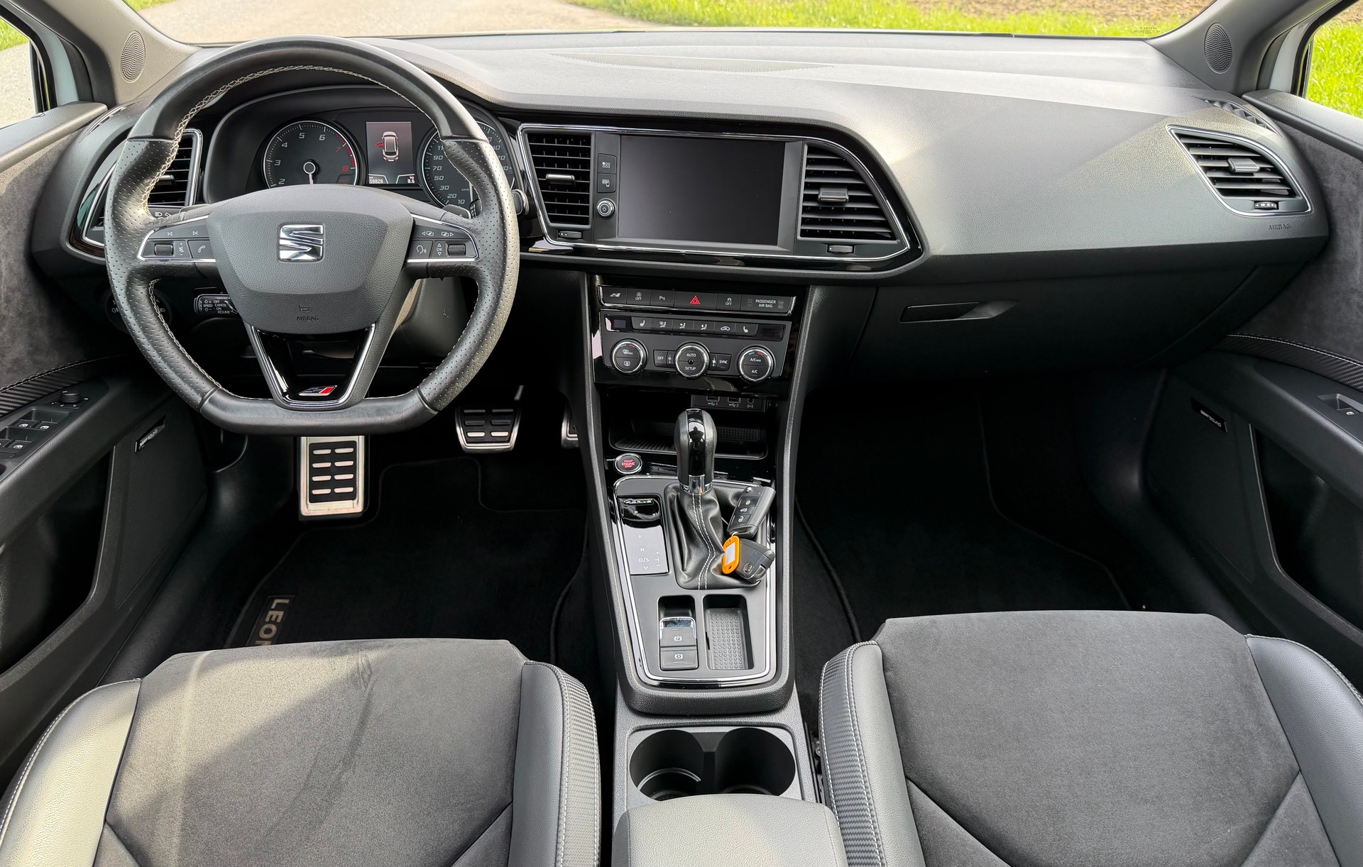 SEAT Leon ST 2.0 TSI Cupra 300 4 Drive DSG-image-12