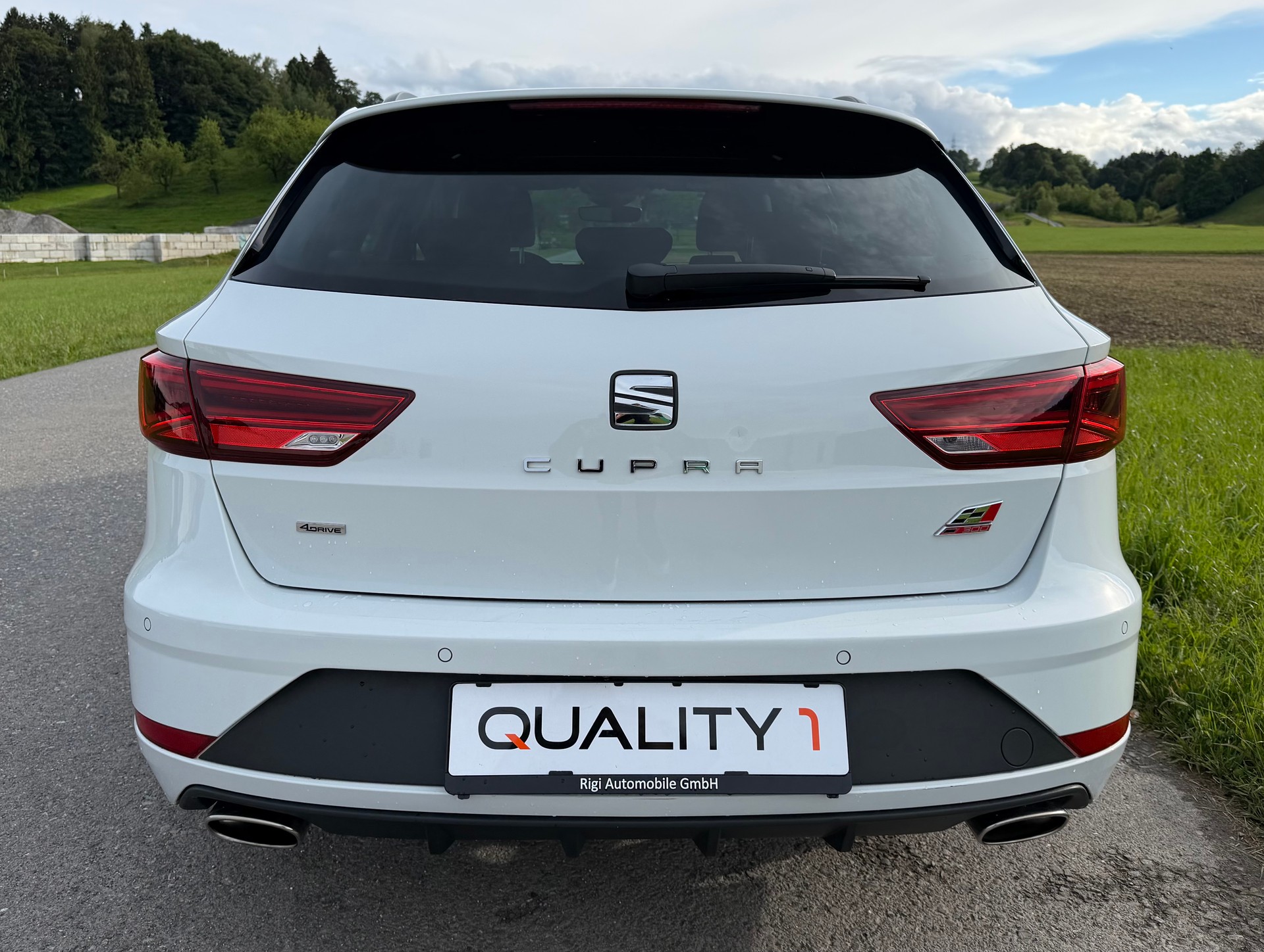 SEAT Leon ST 2.0 TSI Cupra 300 4 Drive DSG-image-4