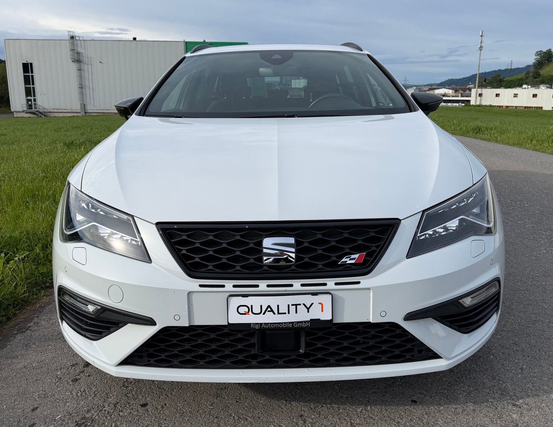 SEAT Leon ST 2.0 TSI Cupra 300 4 Drive DSG-image-6