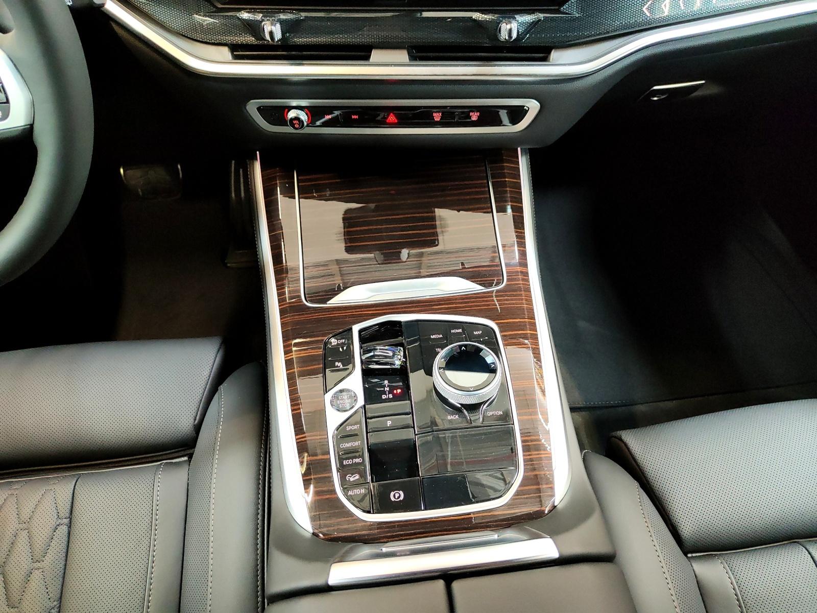 BMW X5 40i xDrive SAG-image-12