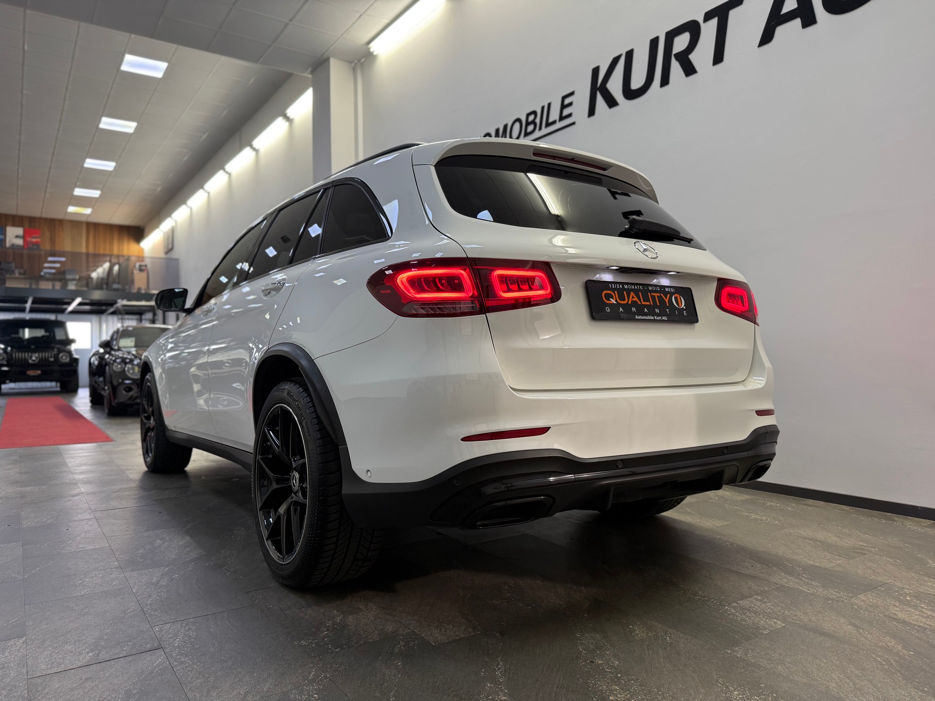 MERCEDES-BENZ GLC 220 d AMG Line 4Matic 9G-Tronic-image-4