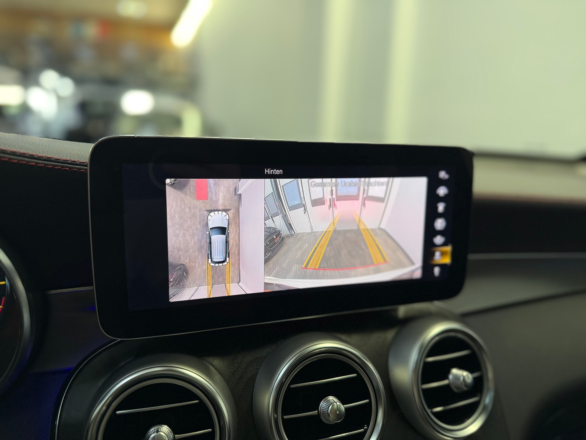 MERCEDES-BENZ GLC 220 d AMG Line 4Matic 9G-Tronic-image-14