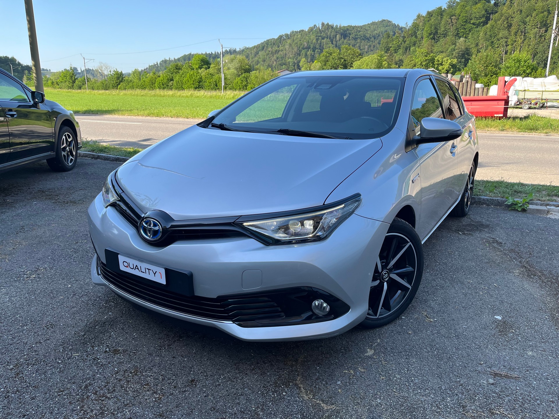 TOYOTA Auris 1.8 HSD Trend e-CVT / Frisch ab MFK & Service / CH Fahrzeug / 8-fach bereift