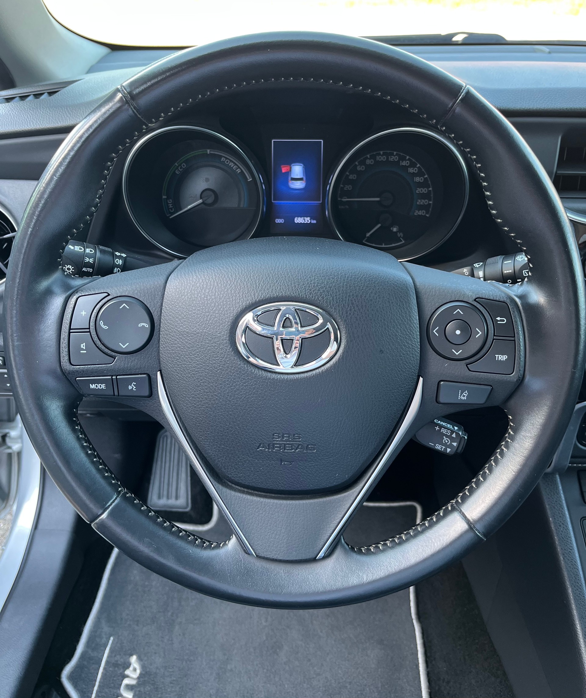 TOYOTA Auris 1.8 HSD Trend e-CVT / Frisch ab MFK & Service / CH Fahrzeug / 8-fach bereift-image-7