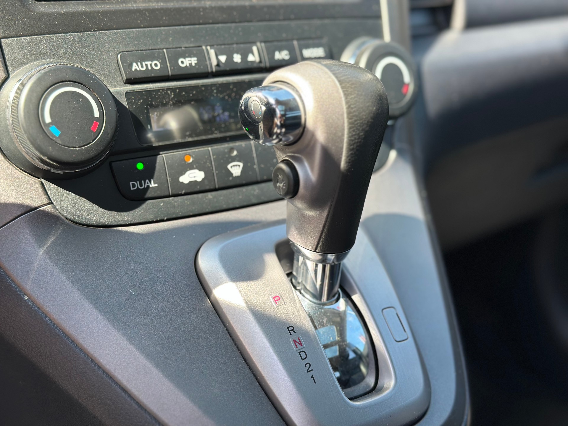HONDA CR-V 2.0 4WD Executive-image-16