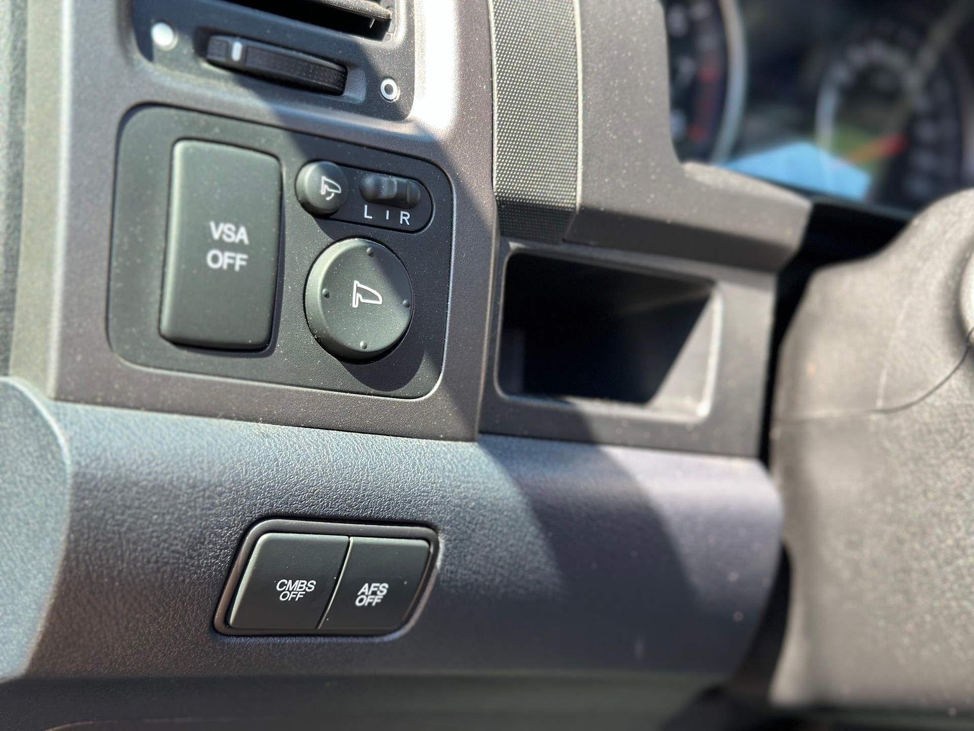 HONDA CR-V 2.0 4WD Executive-image-24