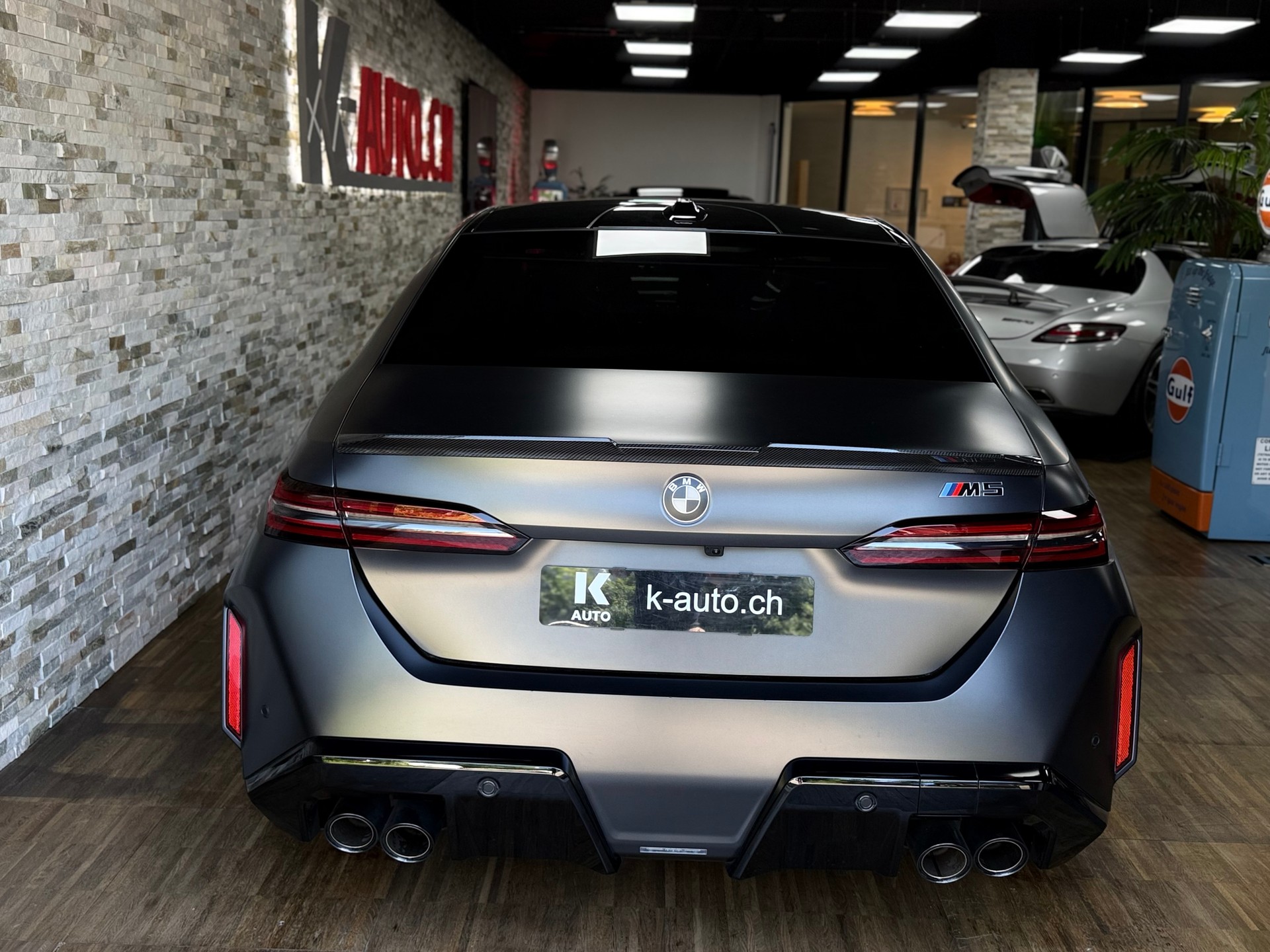 BMW M5 xDrive-showroom-element-3