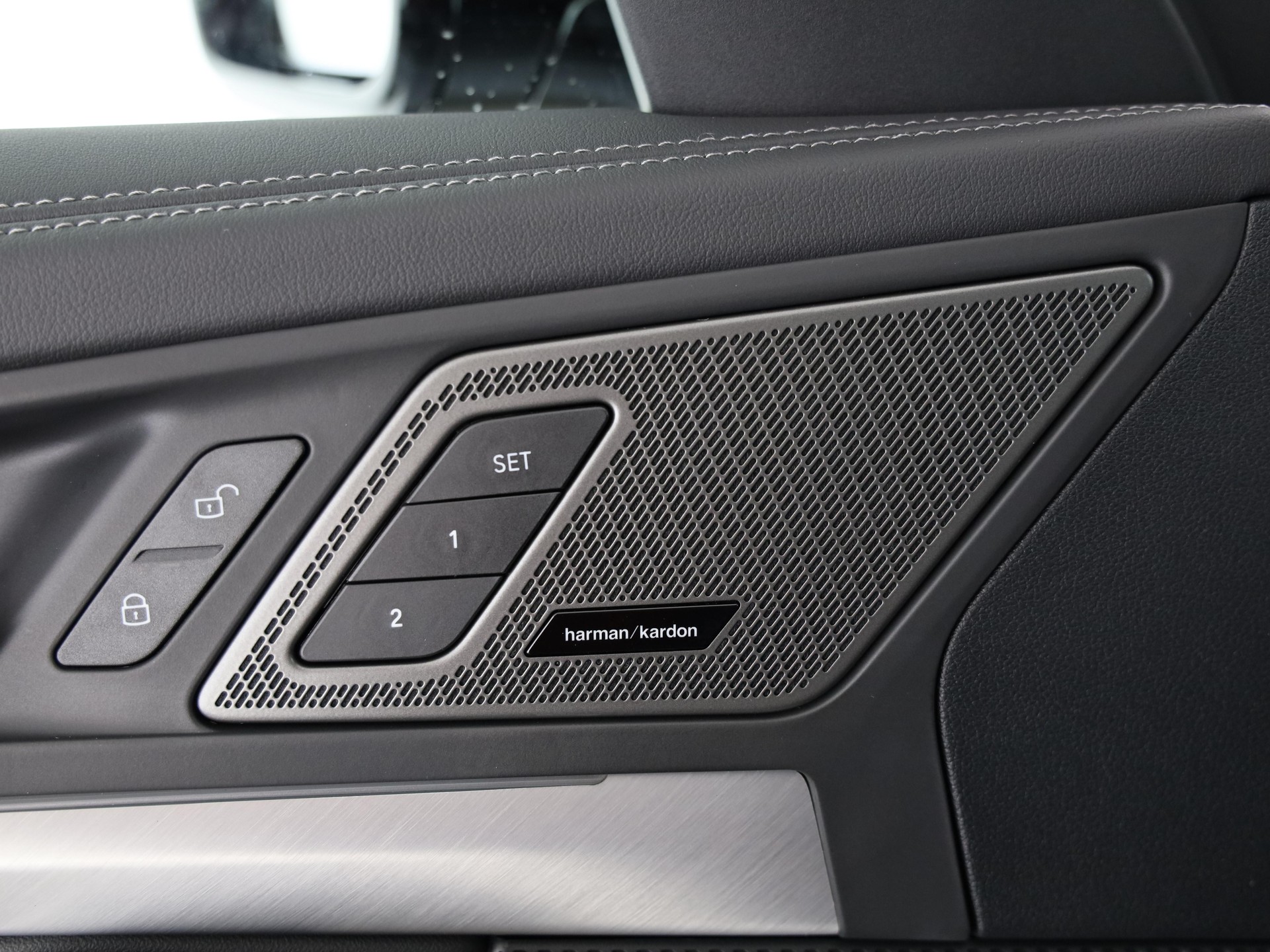 BMW X1 30e xDrive-image-12