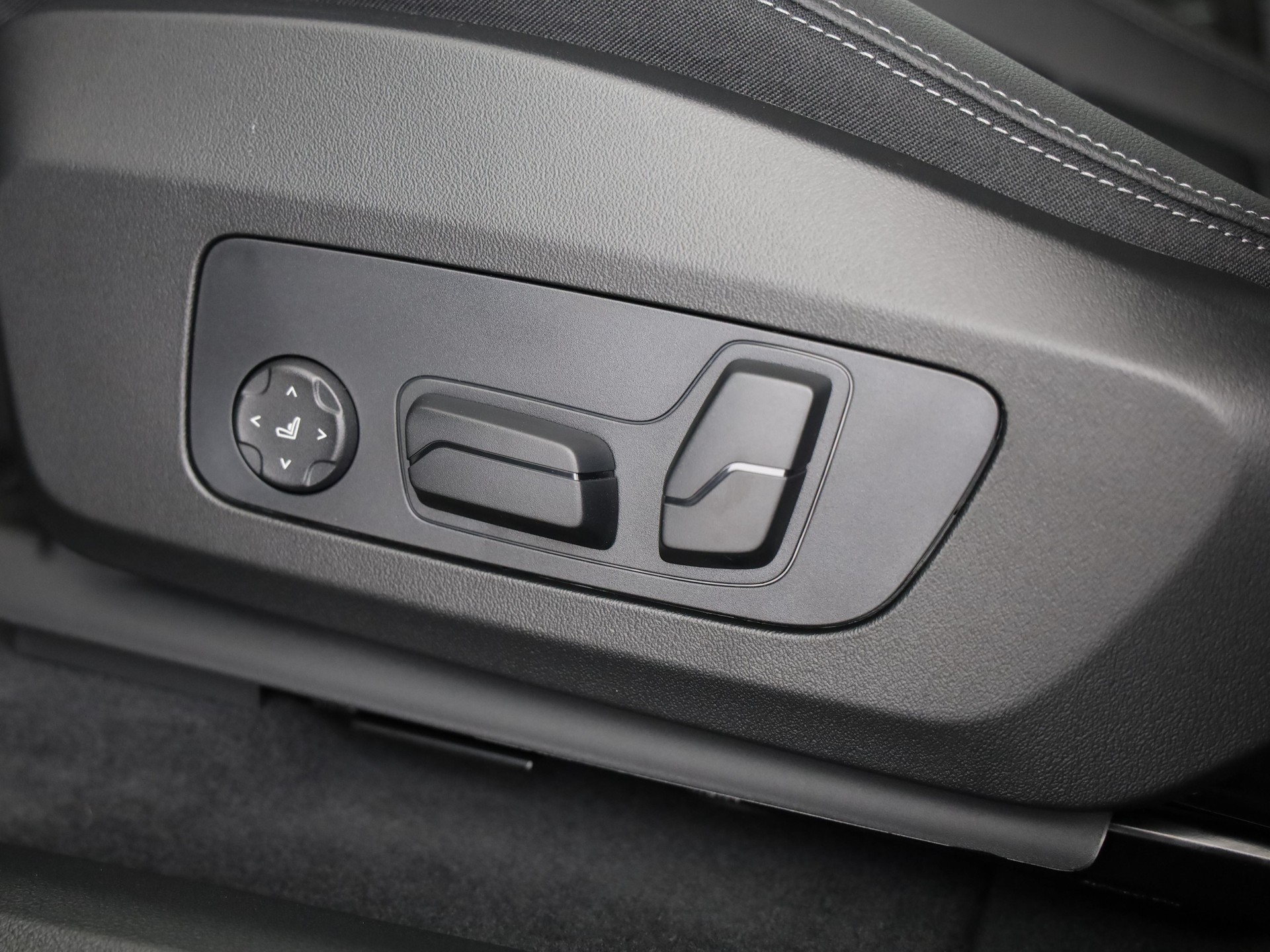 BMW X1 30e xDrive-image-10