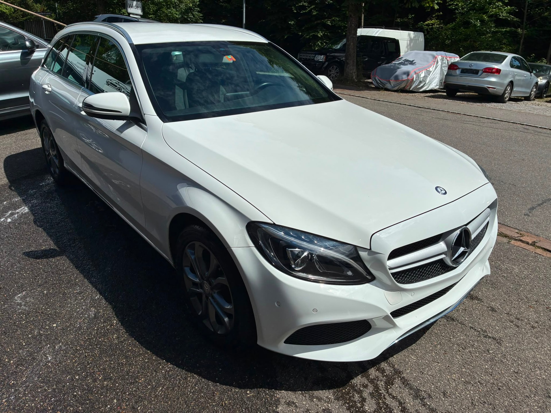 MERCEDES-BENZ C 200 4Matic 7G-Tronic-showroom-element-2