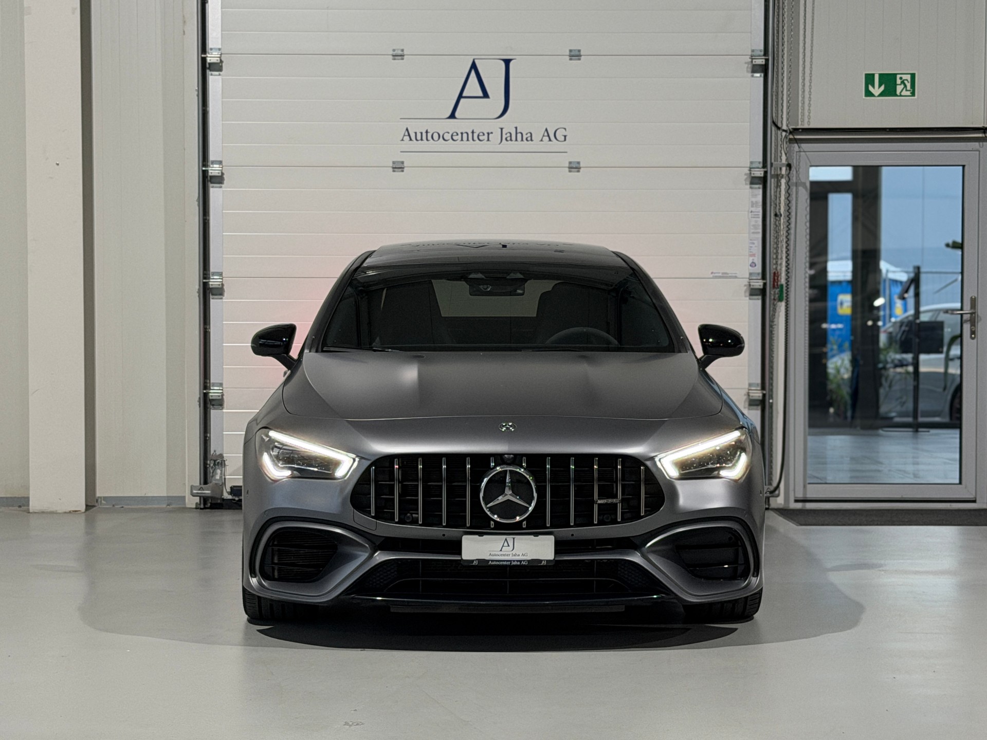 MERCEDES-BENZ CLA 45 S AMG 4Matic+ 8G-DCT - MAGNO GREYMATT-showroom-element-3
