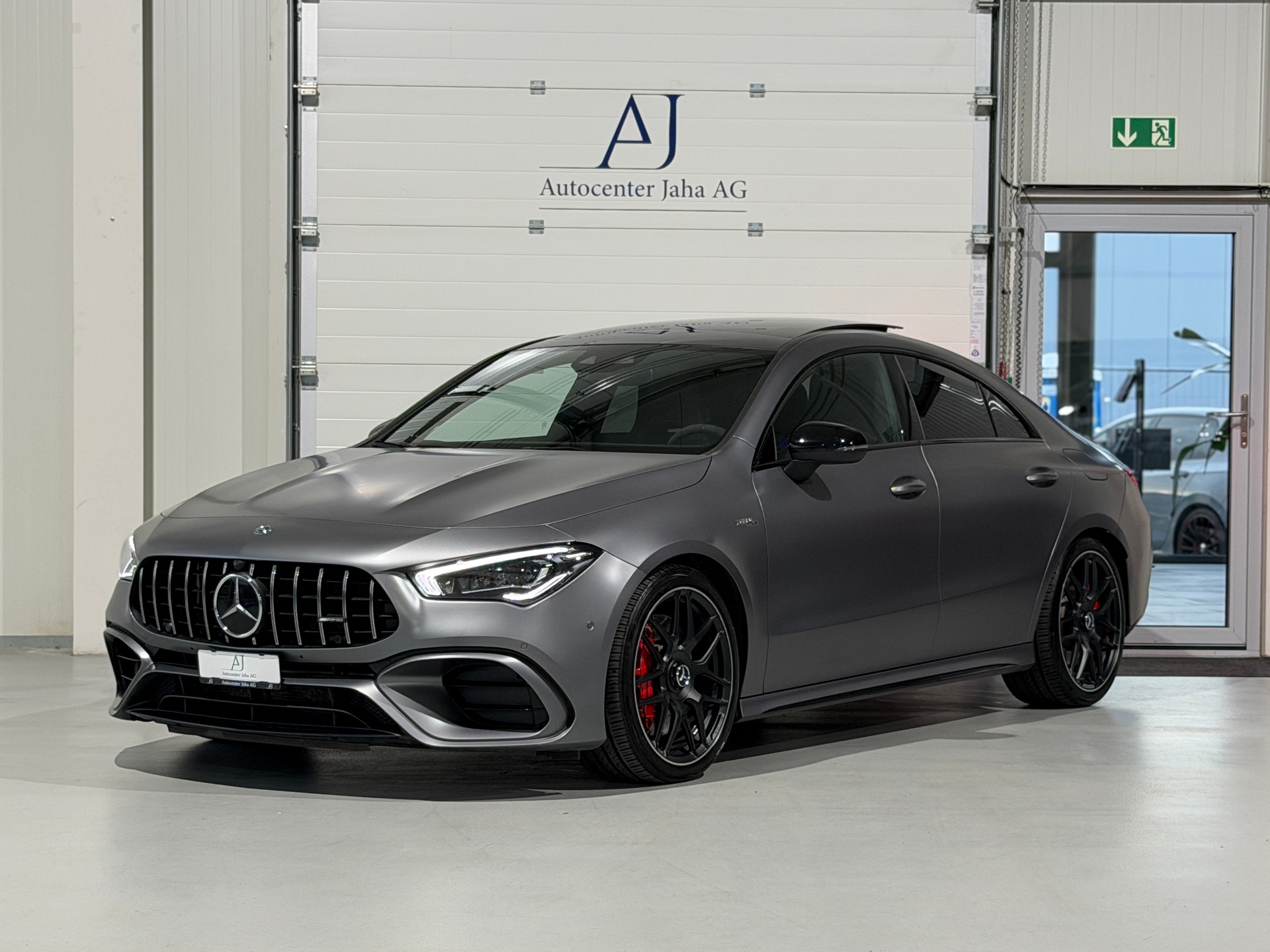 MERCEDES-BENZ CLA 45 S AMG 4Matic+ 8G-DCT - MAGNO GREYMATT-showroom-element-2