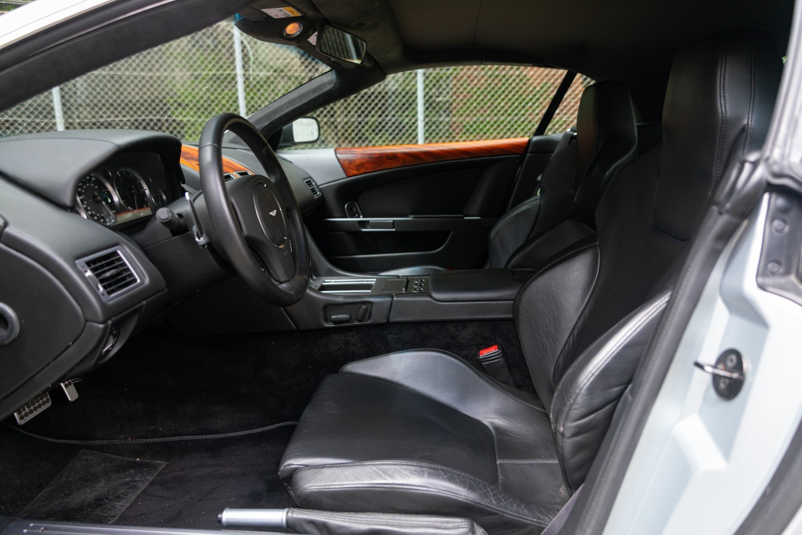 ASTON MARTIN DB9 Volante Touchtronic 2-image-9