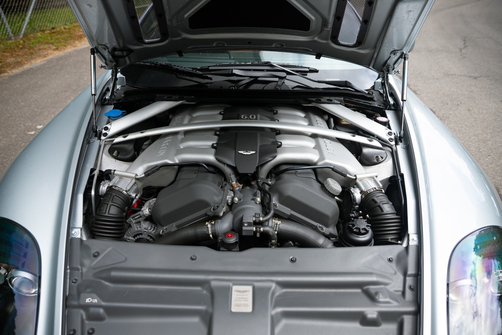ASTON MARTIN DB9 Volante Touchtronic 2-image-15