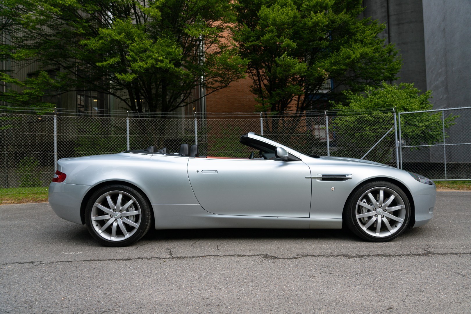 ASTON MARTIN DB9 Volante Touchtronic 2-image-7