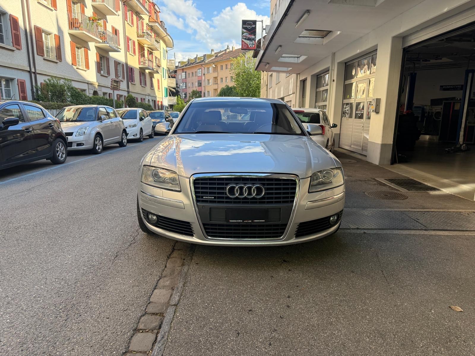 AUDI A8 4.2 quattro tiptronic